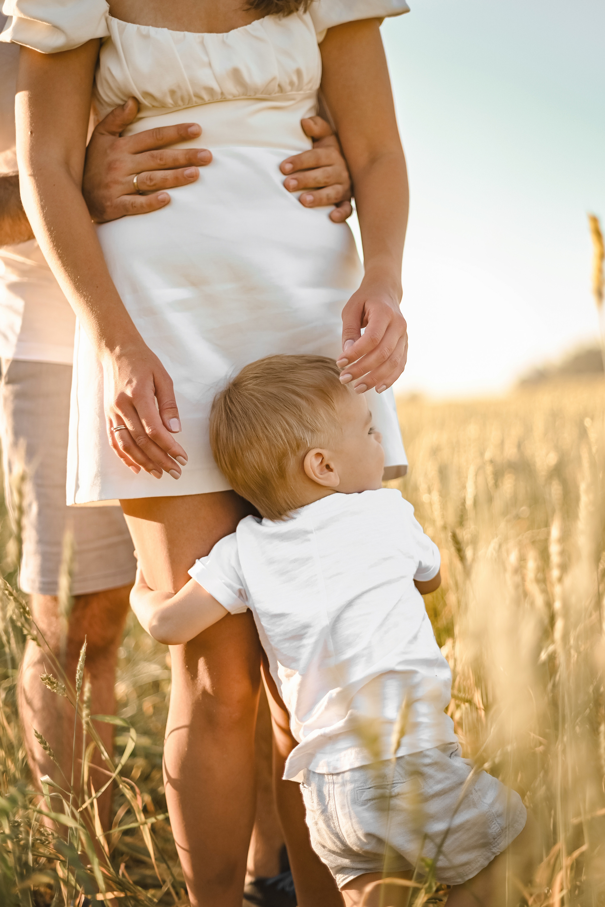 Сава в поле). Свадебный и семейный фотограф в Новосибирске, Санкт-Петербурге, Москве