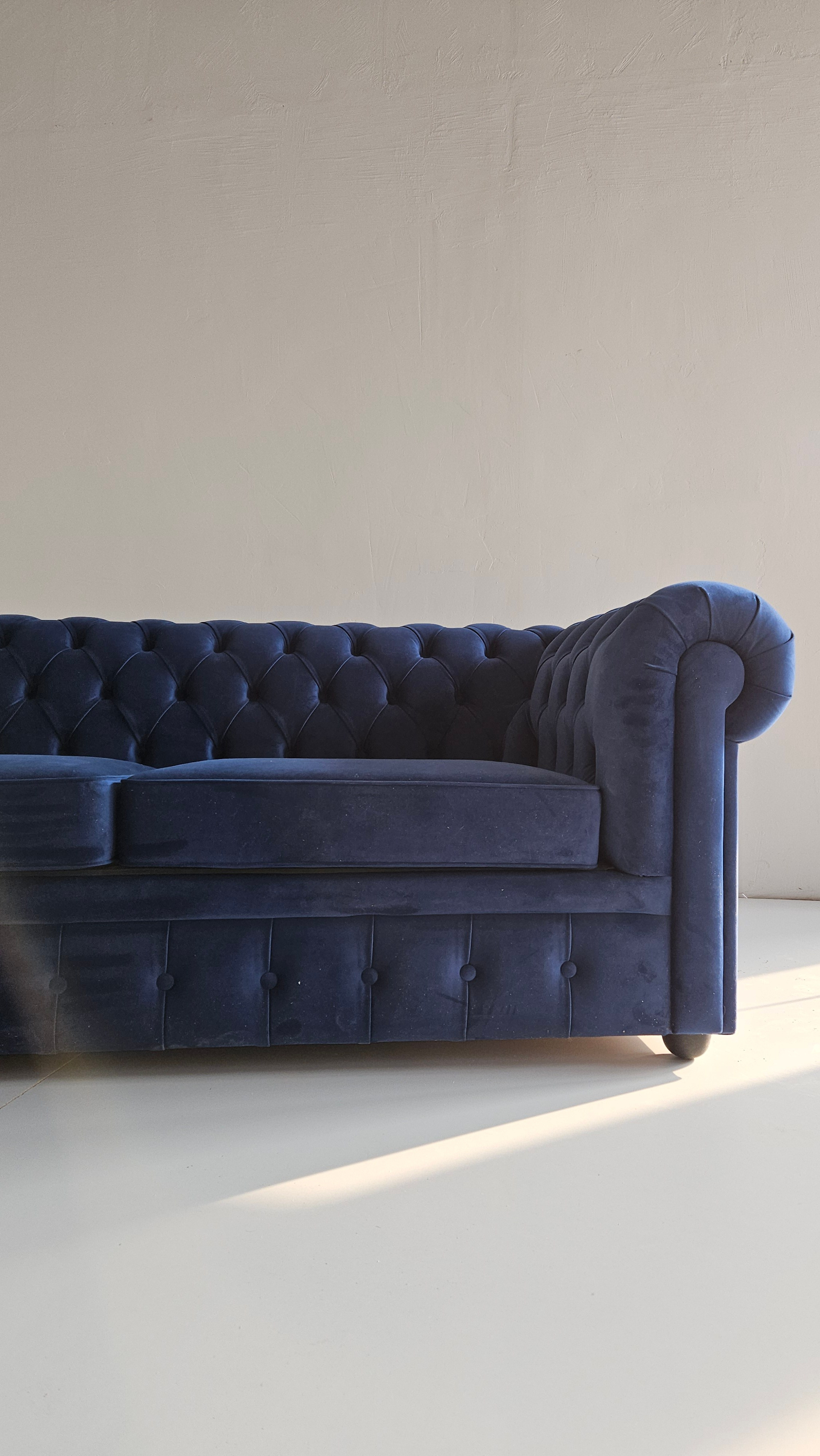 Диван на заказ Изготовление мягкой мебели. Студия интерьерных решений SUNHOUSE. Натяжные потолки, шторы, текстиль