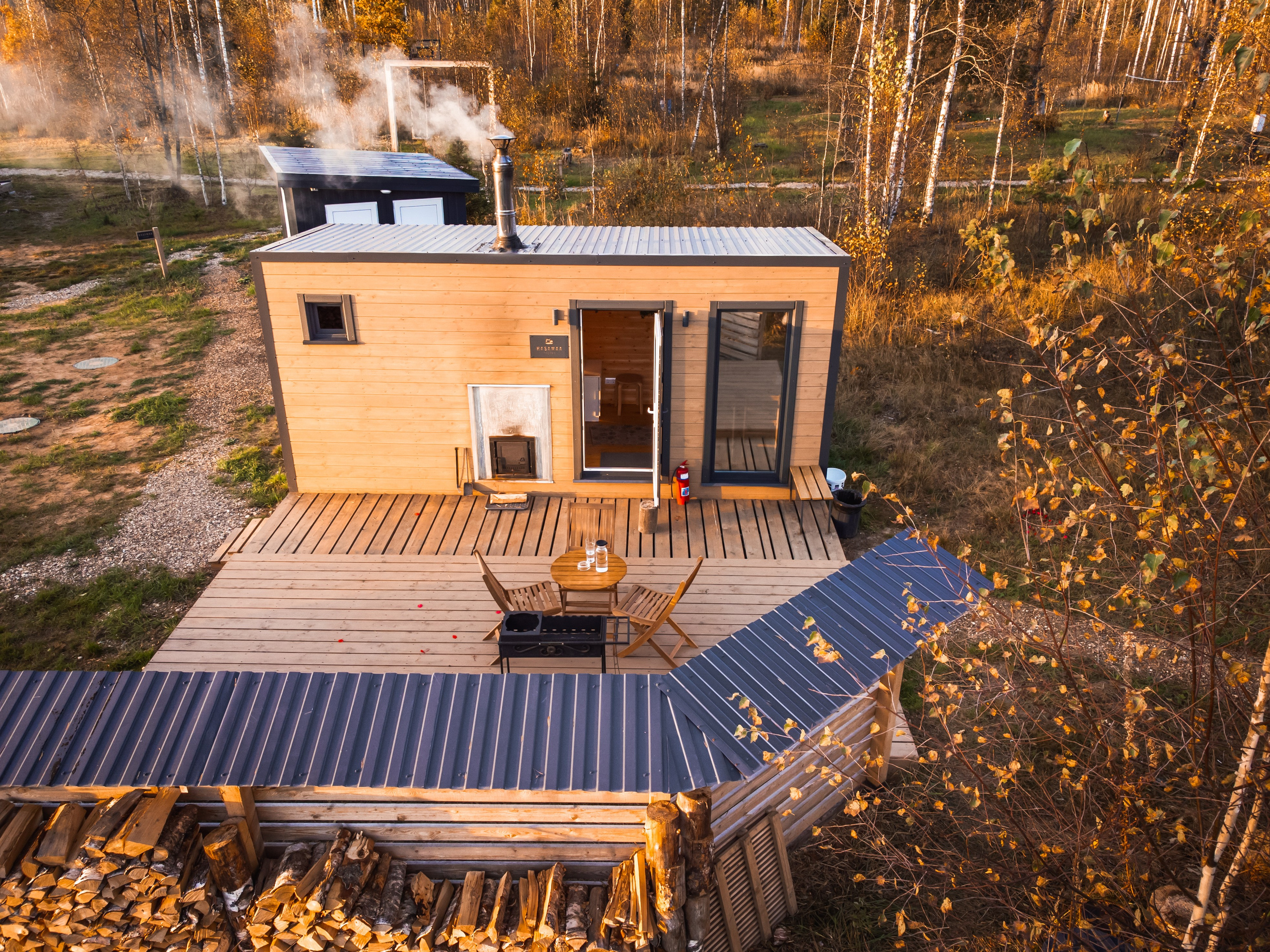 Баня, осень, дым из печки, лес, природа, база отдыха, загородный клуб, "ПОБЕГ ИЗ ГОРОДА", дрова