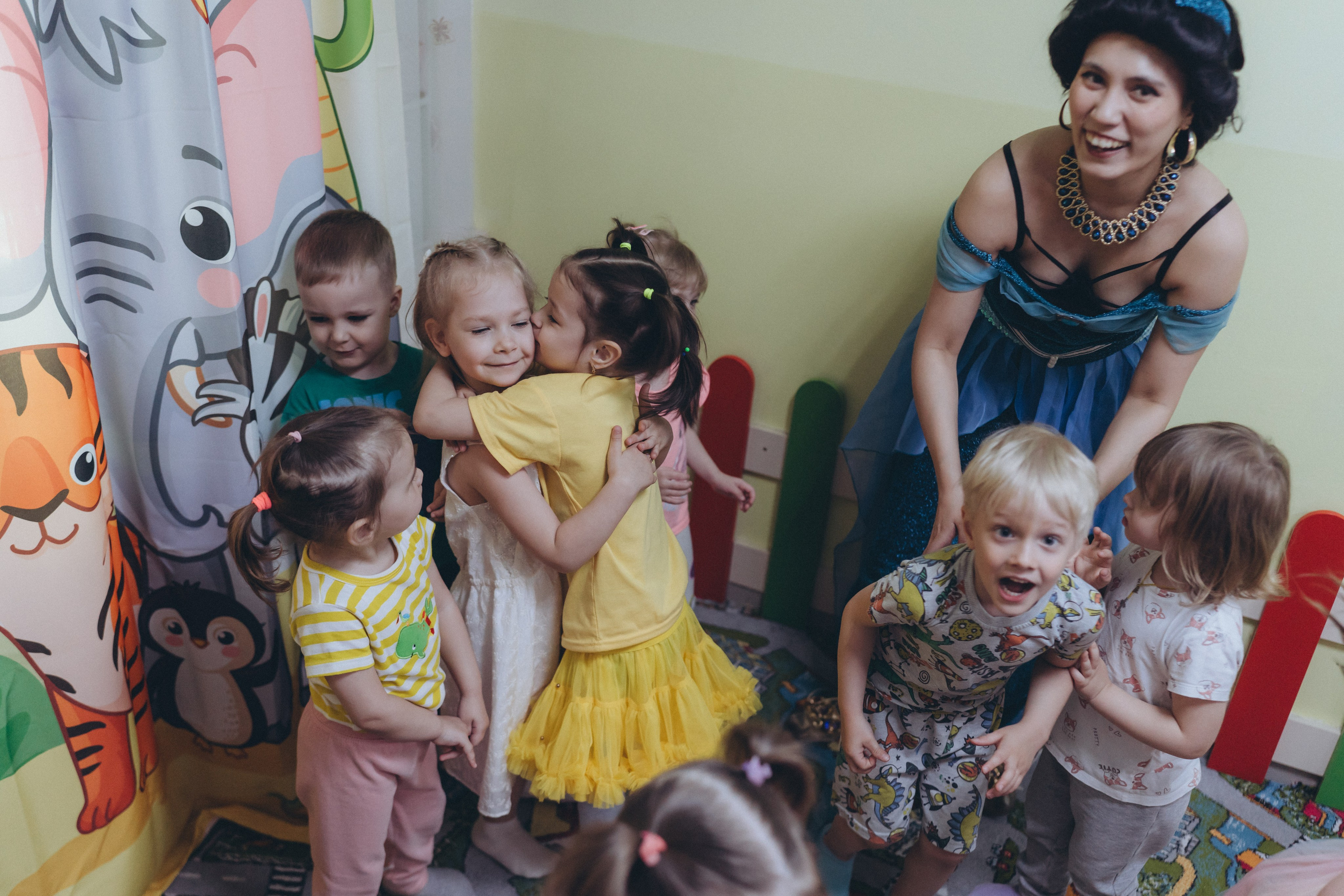 День рождения Алисы (садик). Крис Богомазова