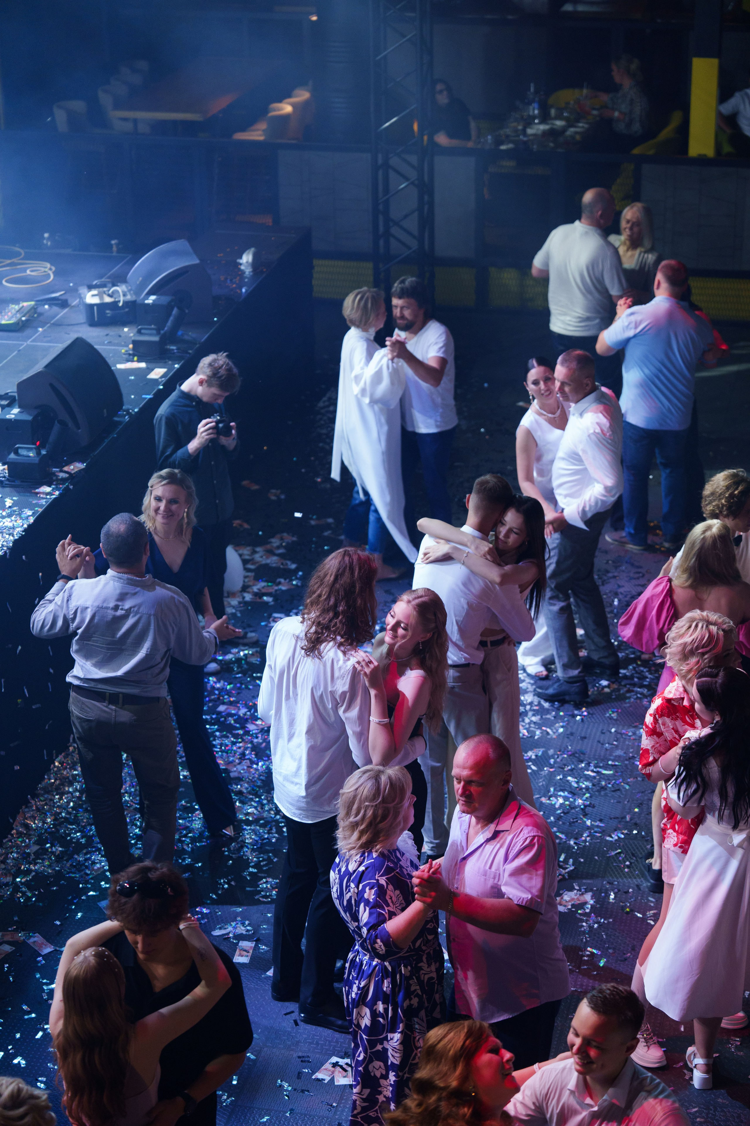 Выпускной Гимназия 7. Свадебный и репортажный фотограф Элина Козырьянова