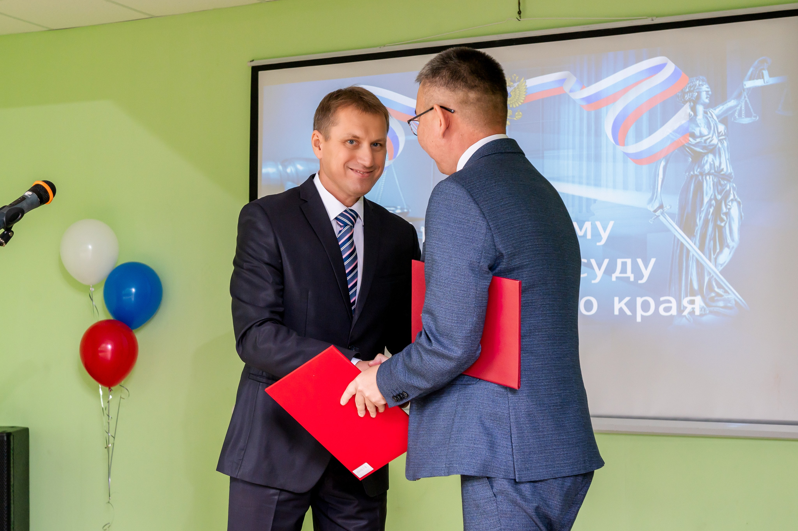 Репортаж. Фотостудия 220 — первая в Чите фотостудия, предназначенная для работы