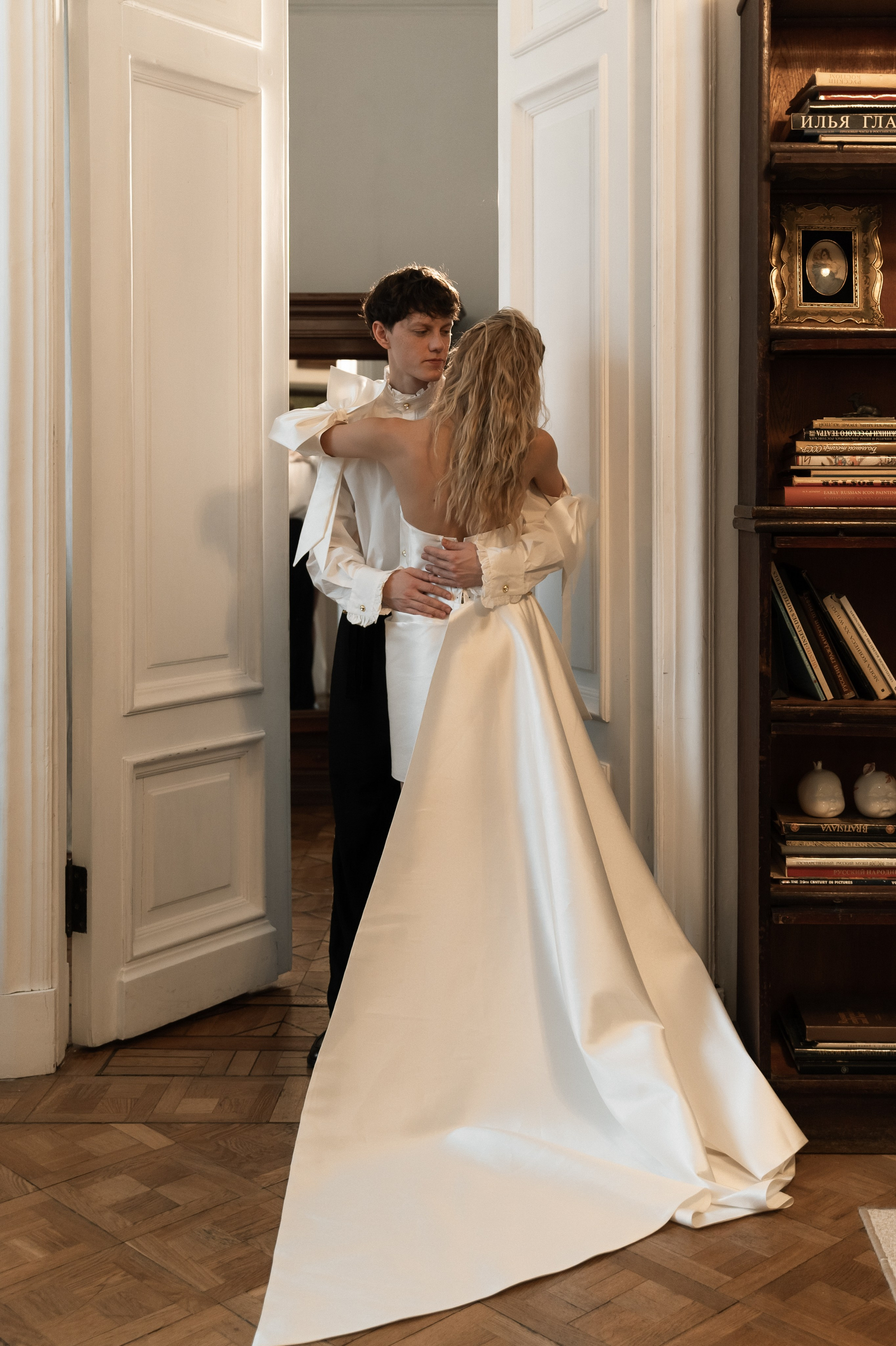 Свадебная съемка в исторической квартире на Чистых прудах. Ярослава Ерина — свадебный фотограф в Москве