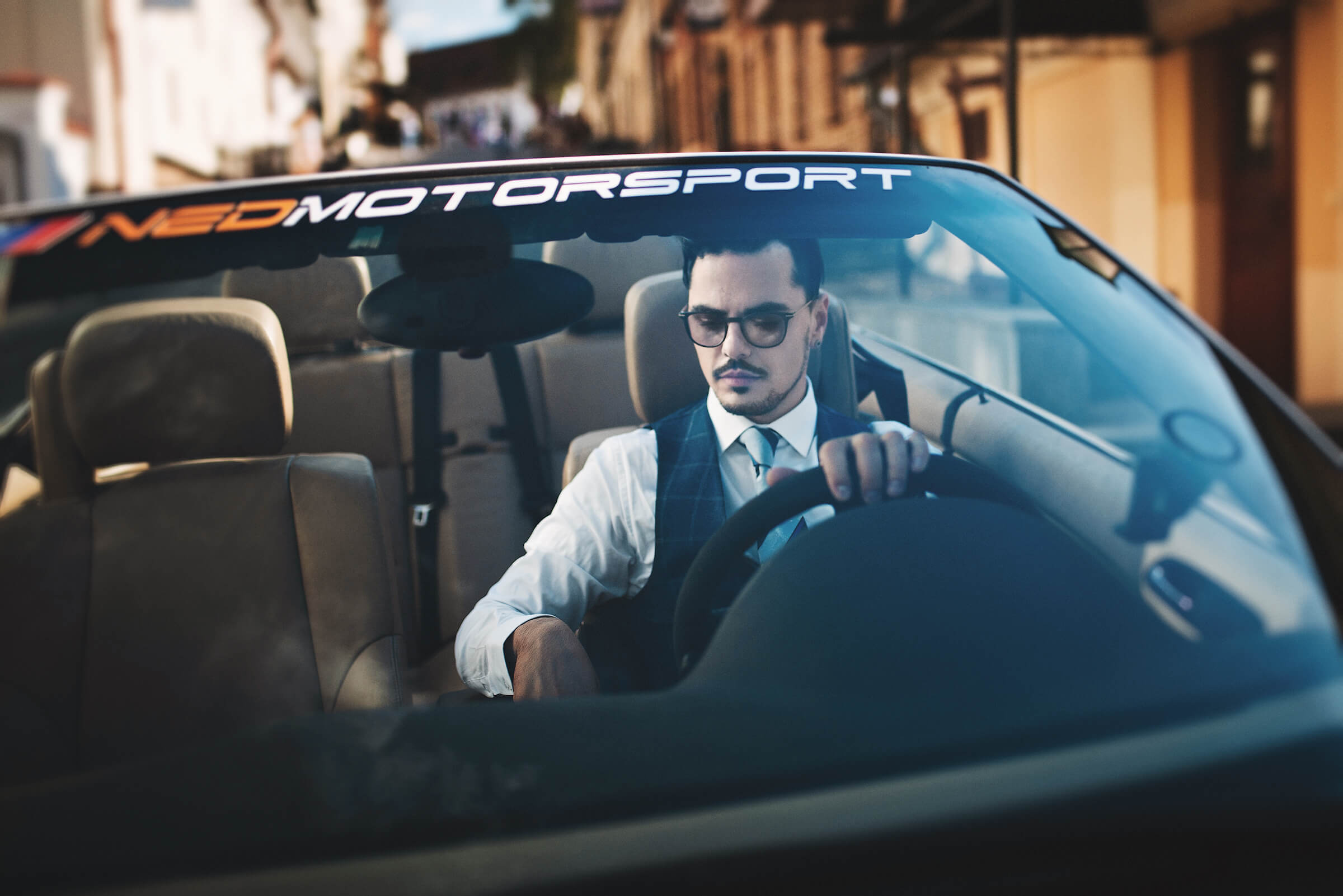 за рулём, жених в машине, парень в кабриолете 