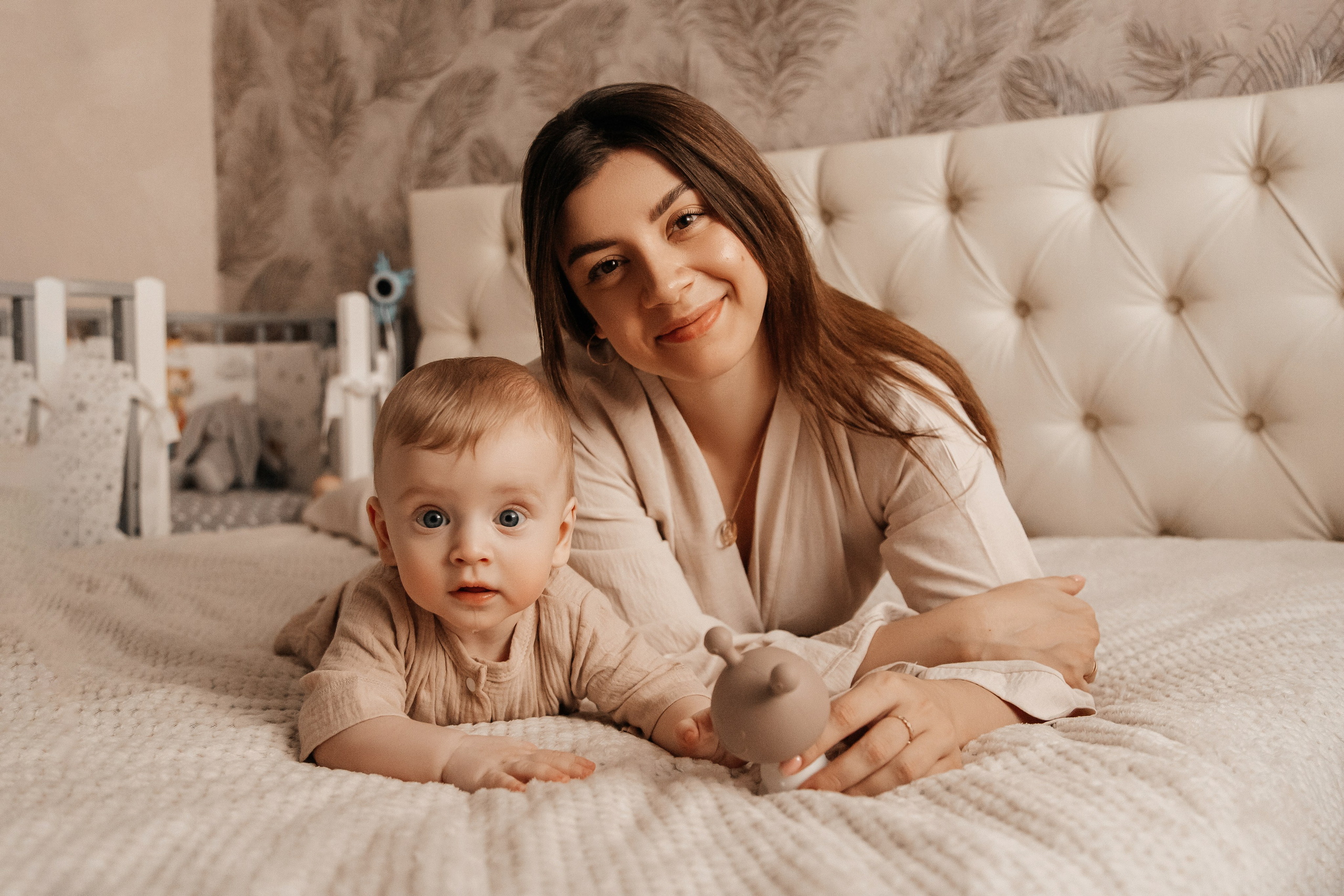 Домашняя съемка мамы с малышом Екатеринбург. ТОПовый фотограф новорожденных newborn и беременности, Екатеринбург