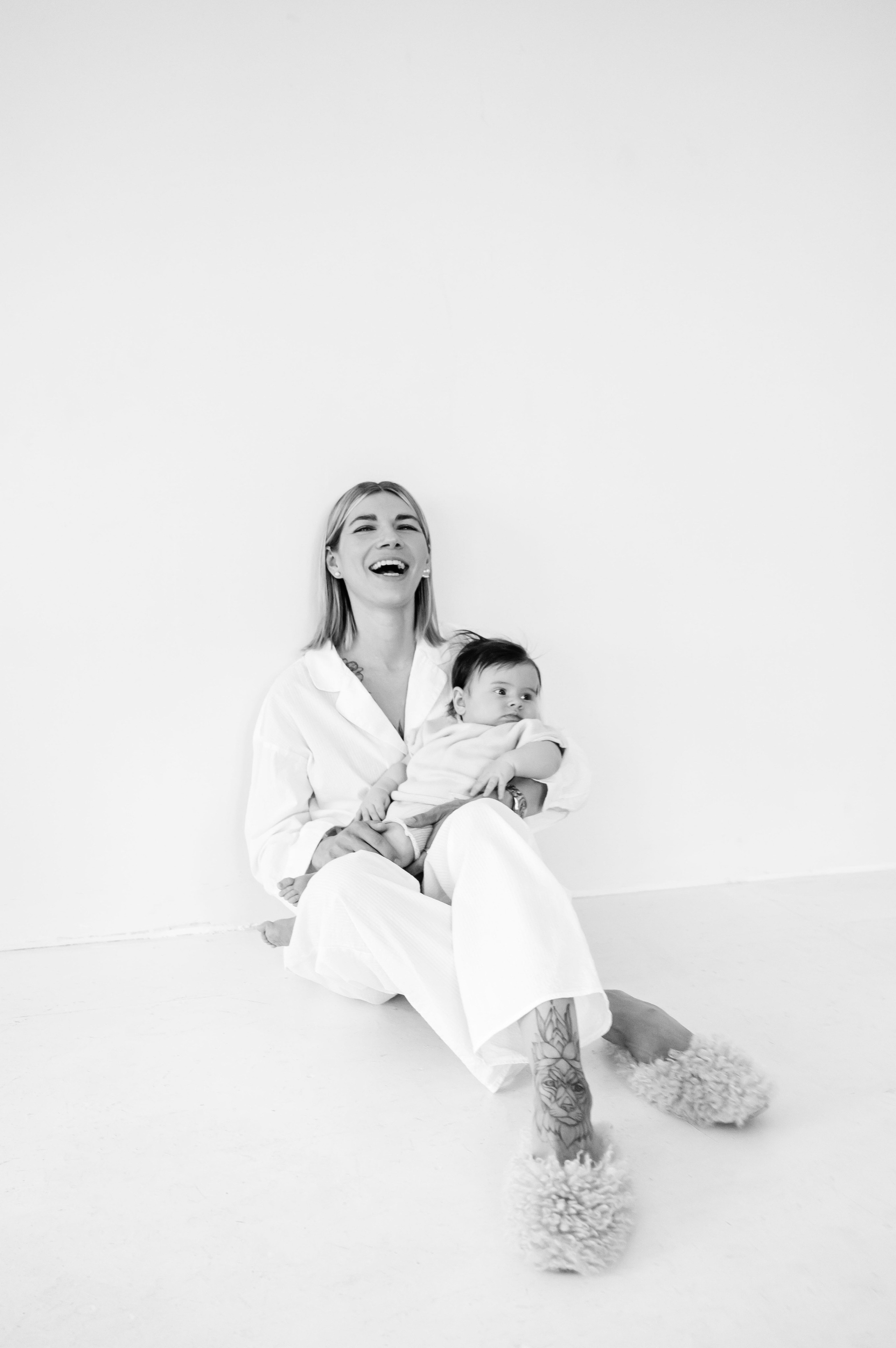 Ксения. Профессиональный фотограф беременности в СПБ. Стильные фотосессии беременности в стиле минимализм и классическая фотография