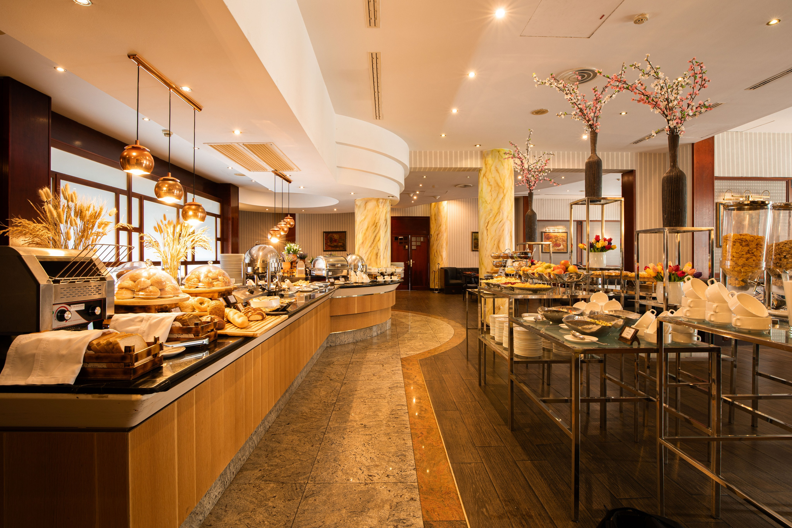 Ресторан отеля, интерьерная съёмка