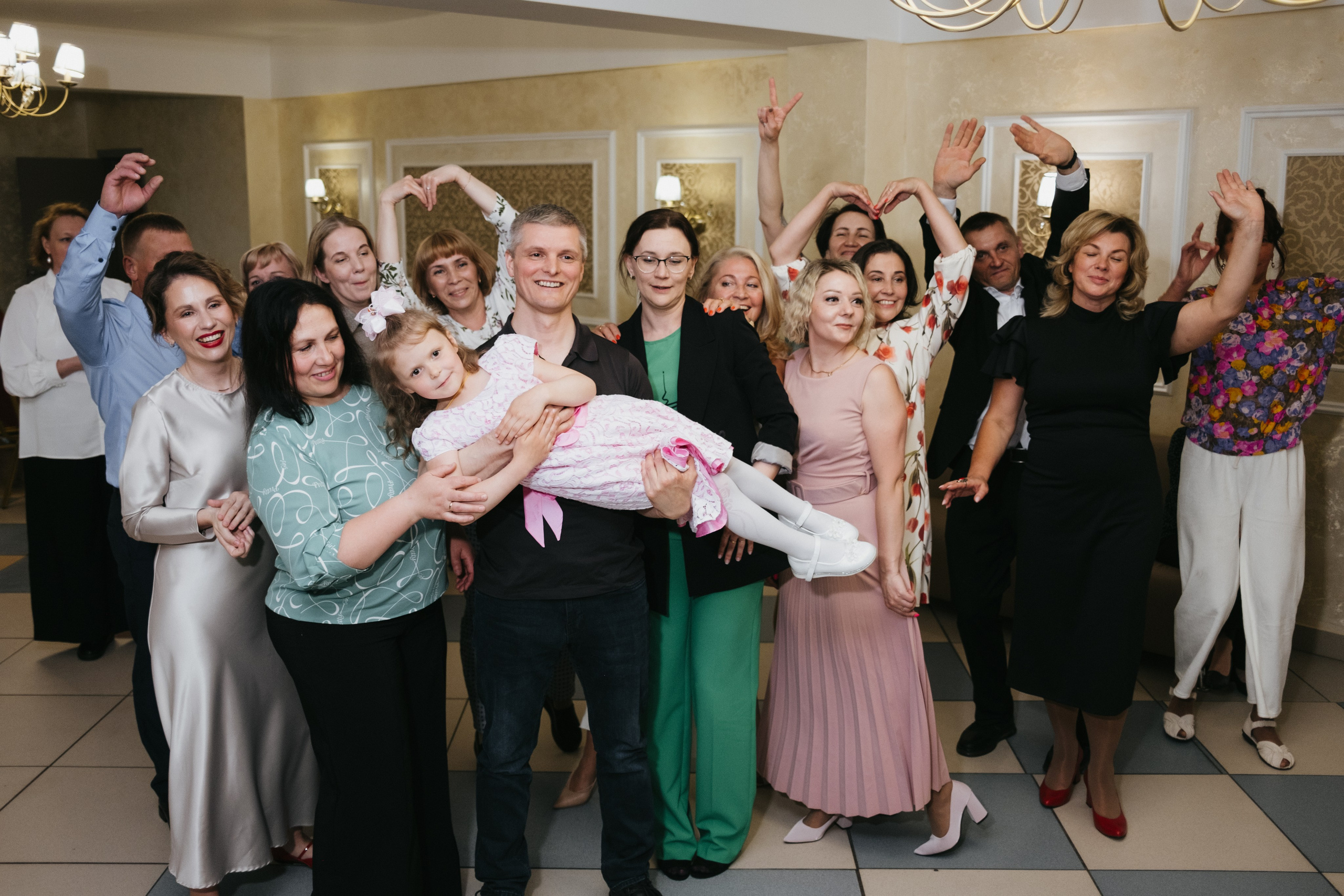 Выпускной 11 класс школы № 30. Свадебный и репортажной фотограф Денис Ожигин в Краснодаре и Краснодарском крае