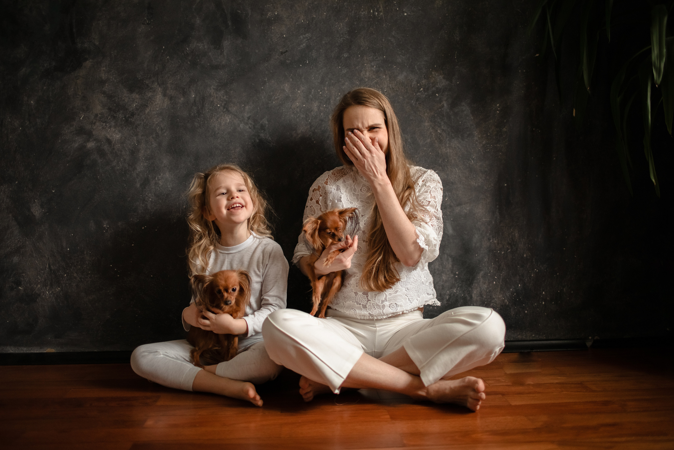 Домашняя съемка. Олеся и Лерочка. Ваша история в фотографиях