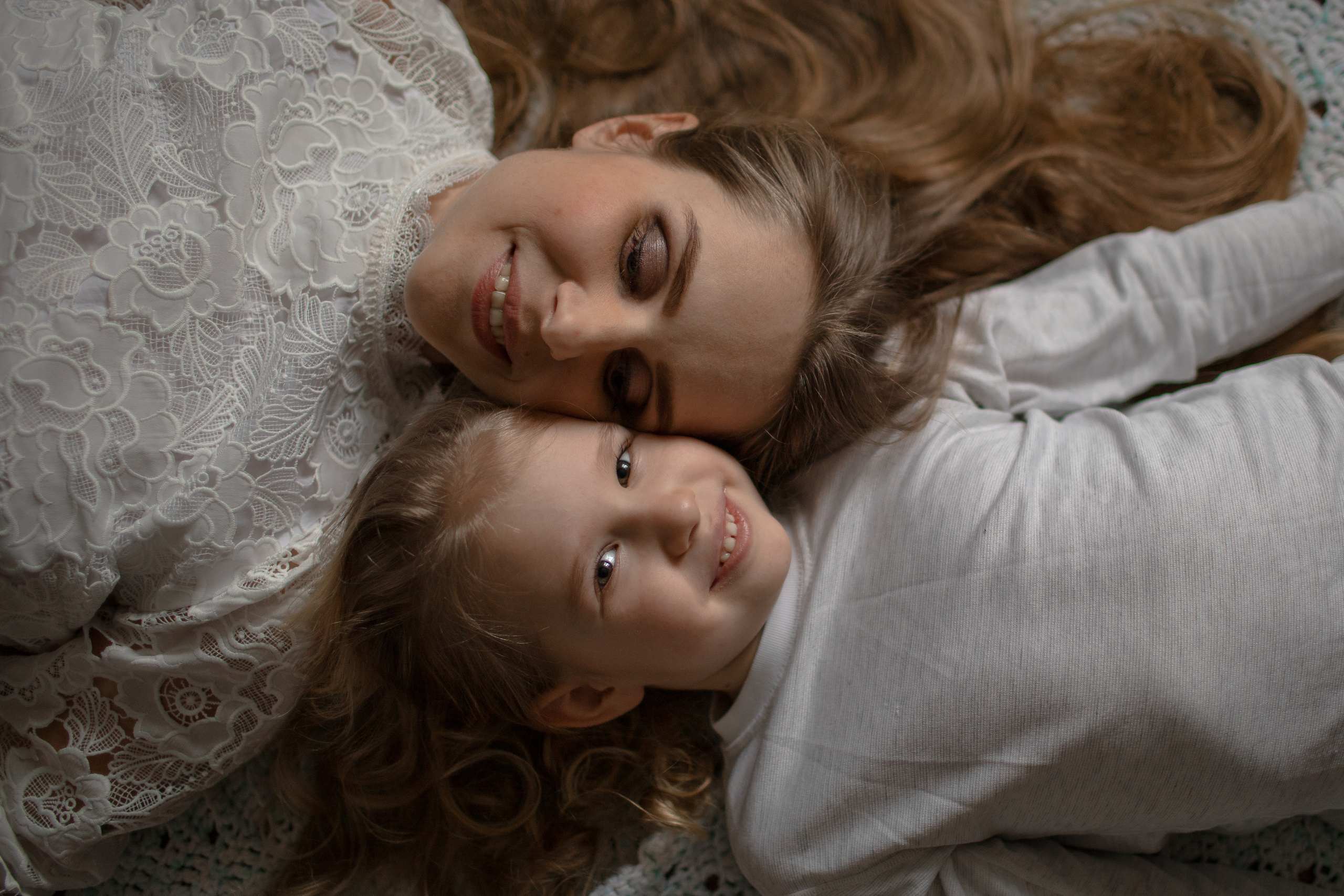 Домашняя съемка. Олеся и Лерочка. Ваша история в фотографиях