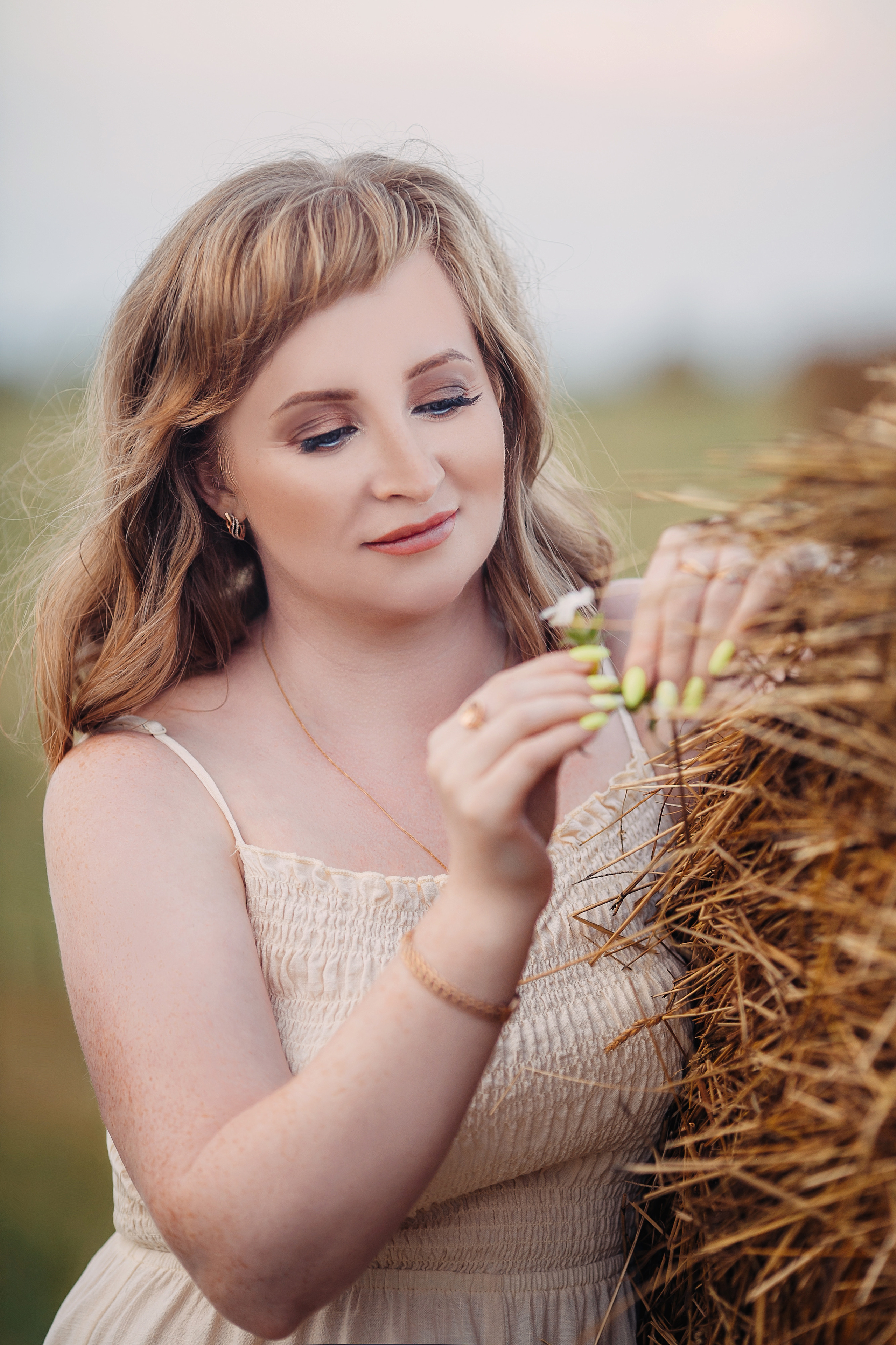 Юлия И Ваня. Псковские красоты, стога). Семейный и детский фотограф в Пскове и Санкт-Петербурге Яна Калинина