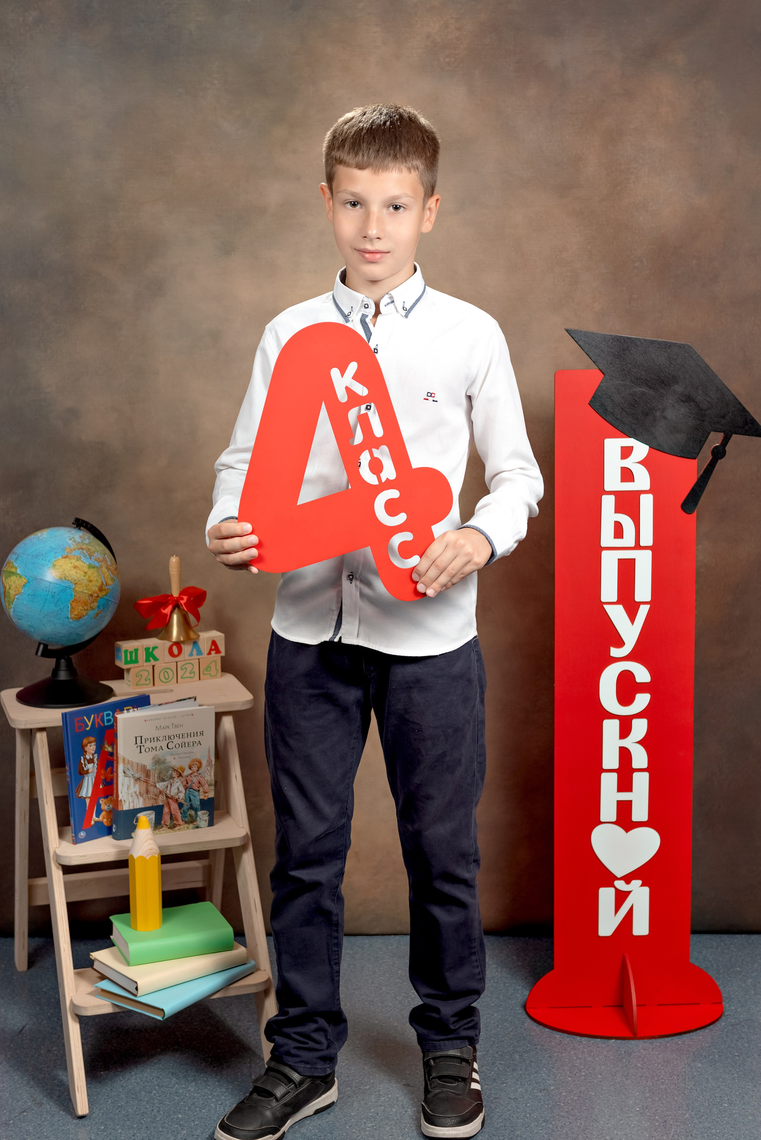 Фотопроект «Здравствуй, школа!» в студии. Выпускные альбомы в Туле Фотограф Юлия Чуракова