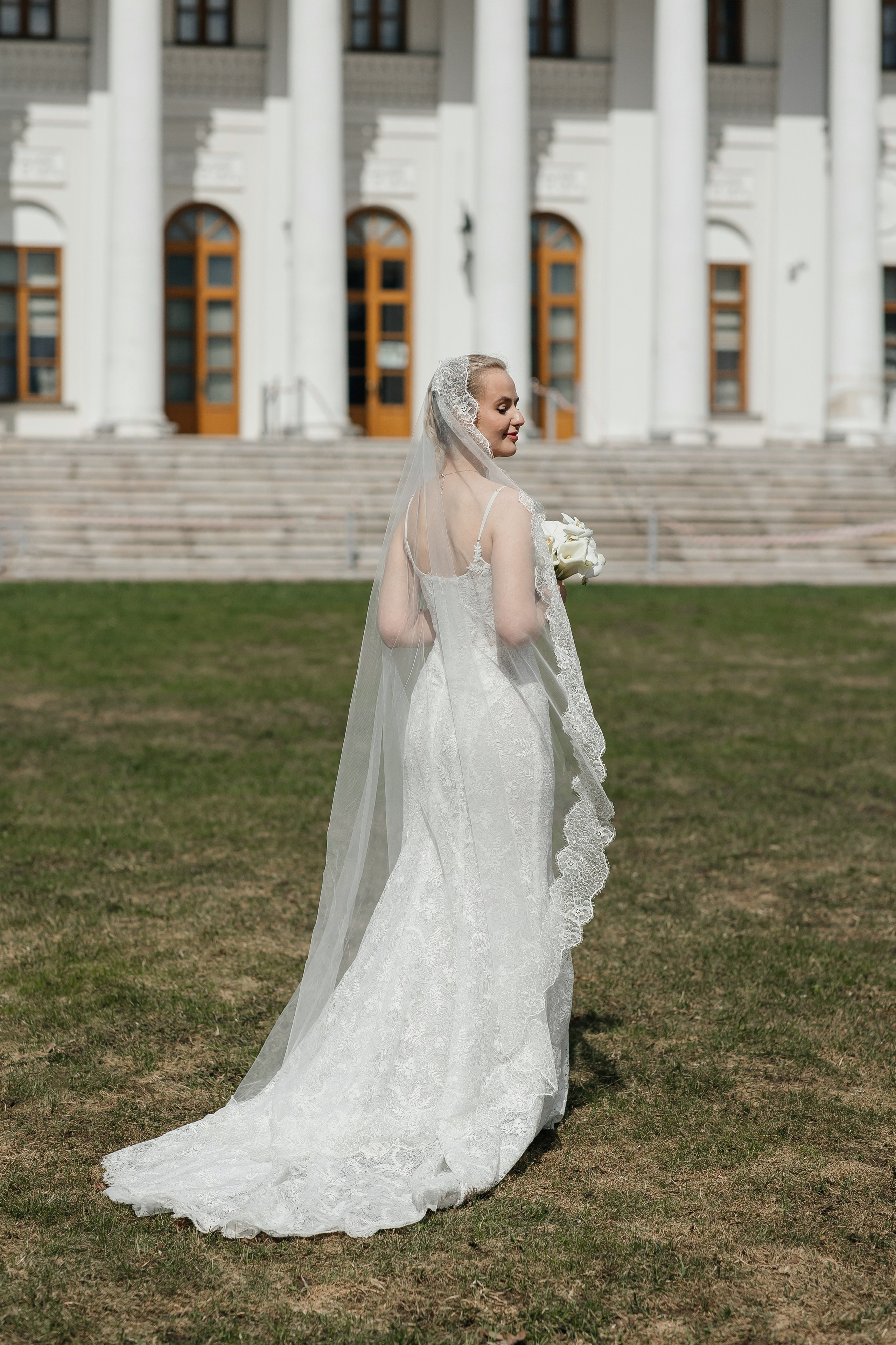 Свадебная фотосессия в Усадьбе Остафьево. Свадебный фотограф в Москве Дарья Олендарёва