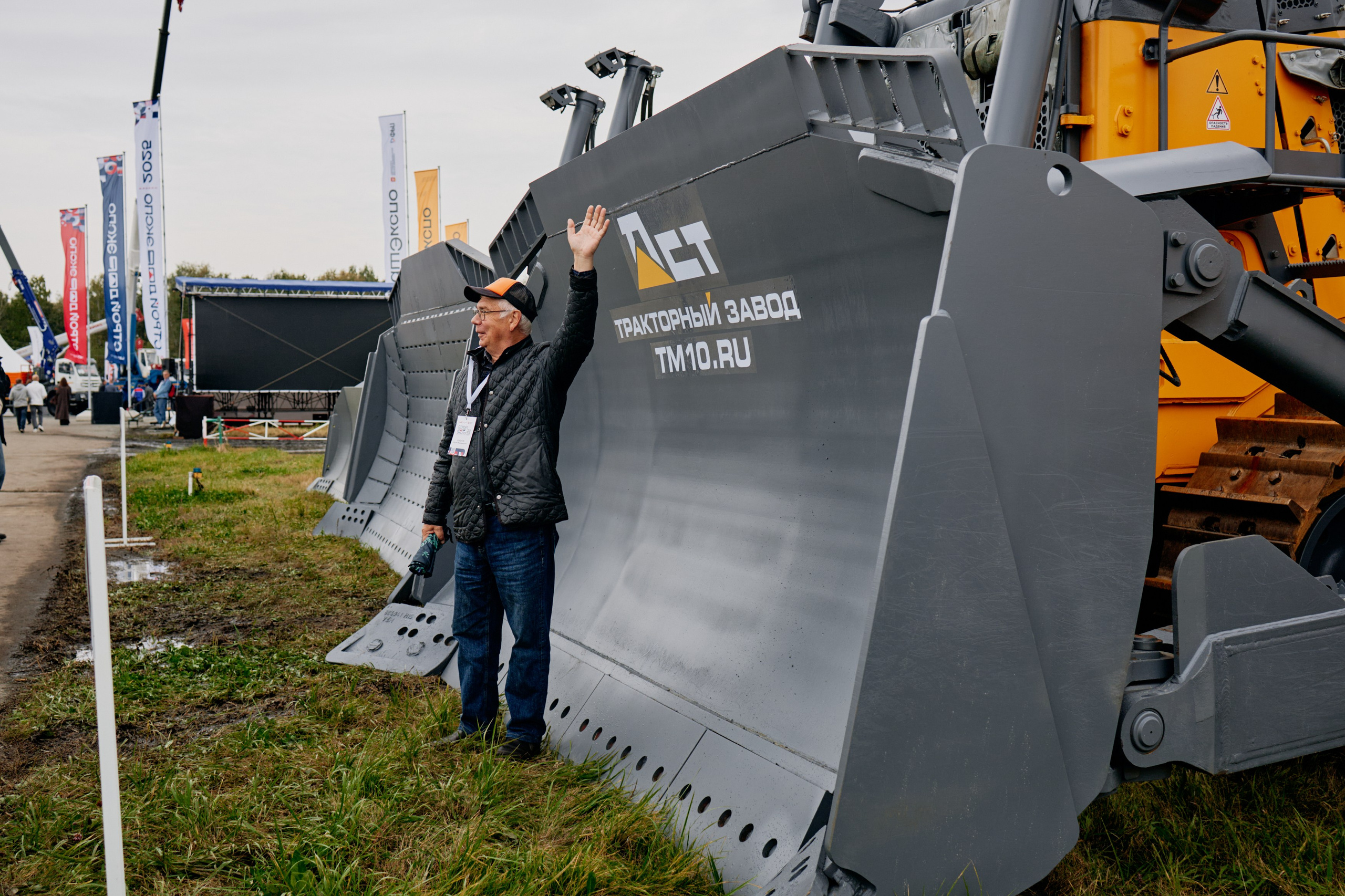 Форум СпецМашЭкспо. Выставка строительно-дорожной и специализированной техники. Фотограф из Челябинска Ника Варгот