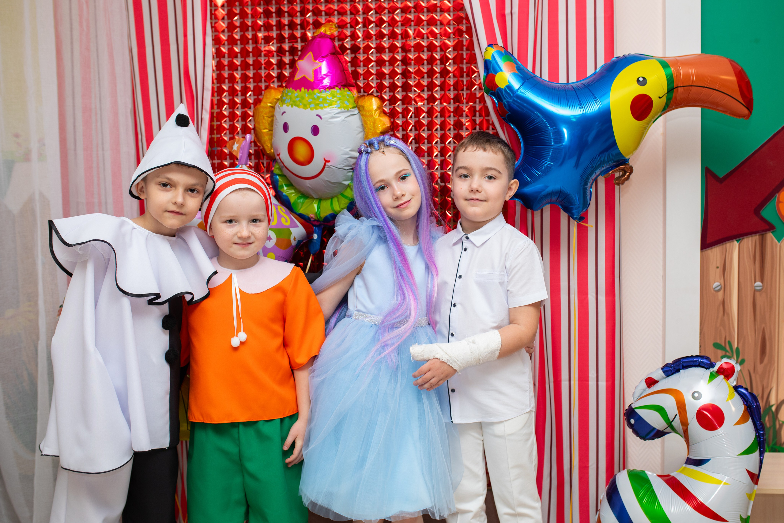 Выпускной в стиле «Золотой ключик». Моя задача на этом празднике быть личным фотографом одной семьи. Фотограф в Новосибирске Ася Зверева