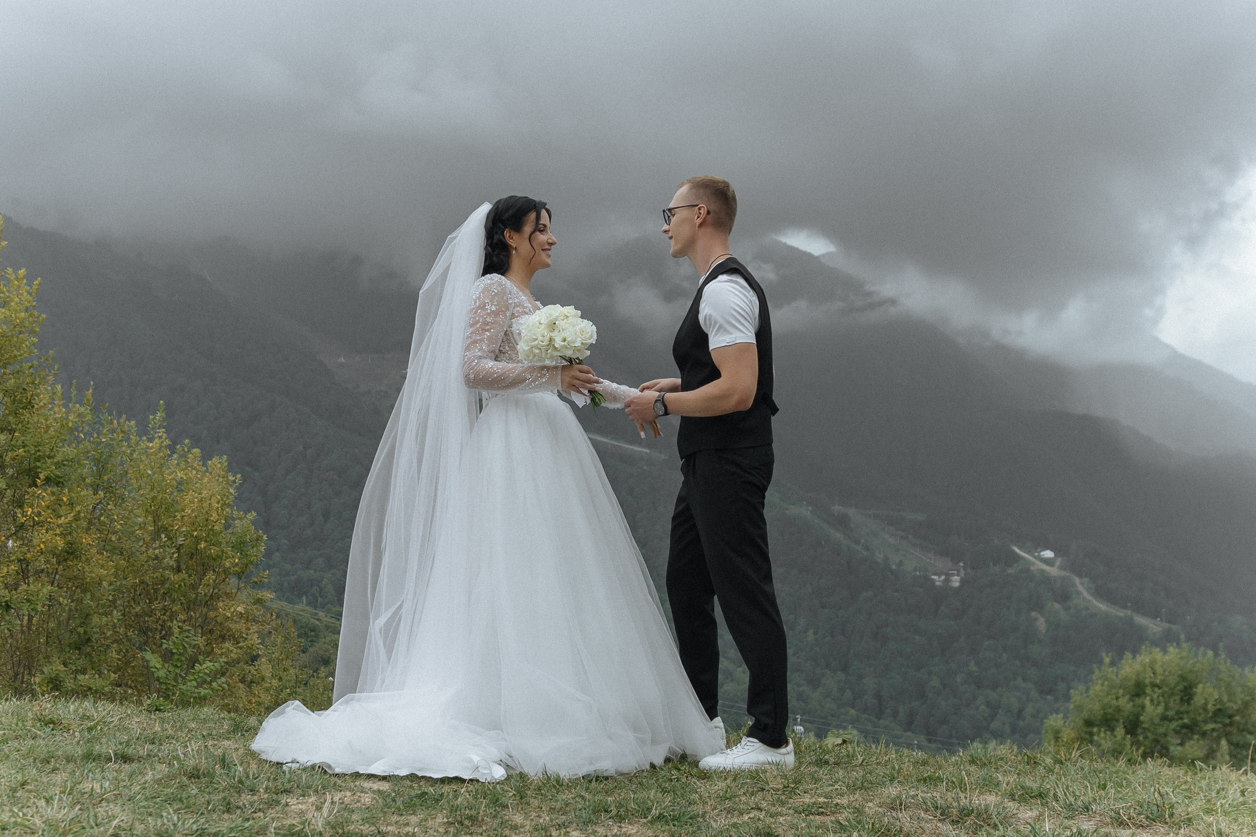 Свадебная Фотосессия в горах Сочи Красной поляны. Фотограф Сочи Адлер Сириус Красная поляна Олеся Минив