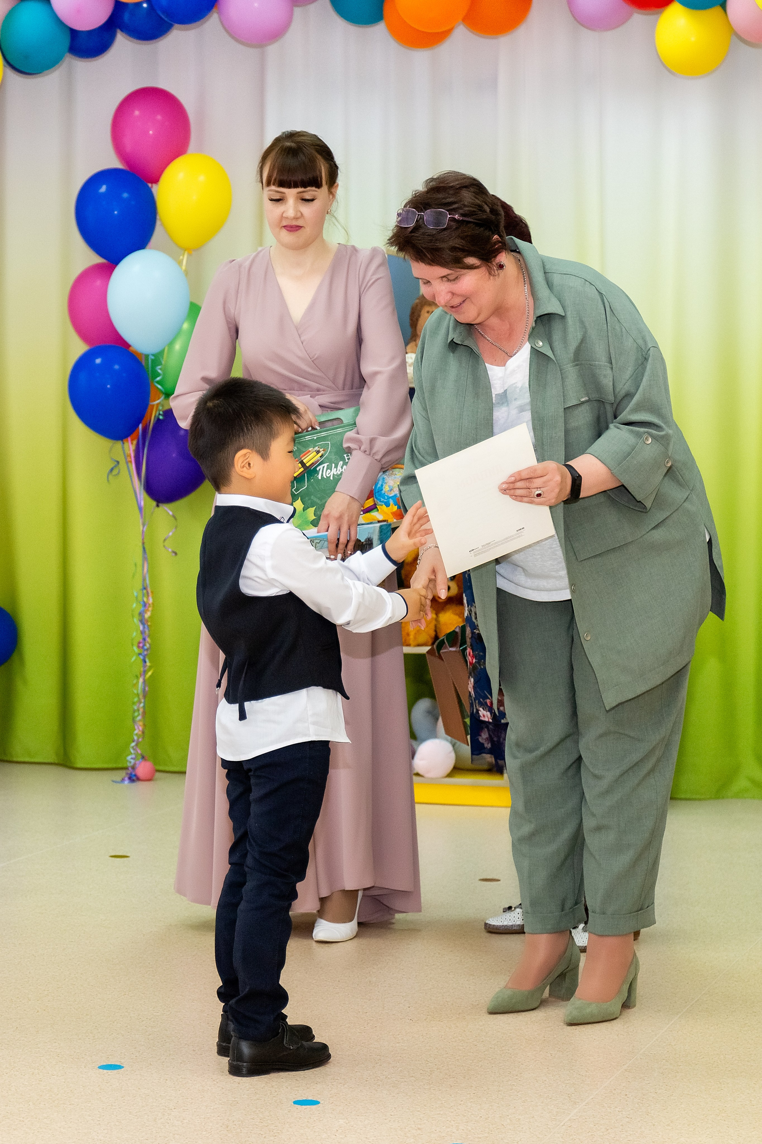 Выпускной. Детский сад «Тигрёнок». Стильный выпускной альбом Владивосток фотограф Вероника Мигачева