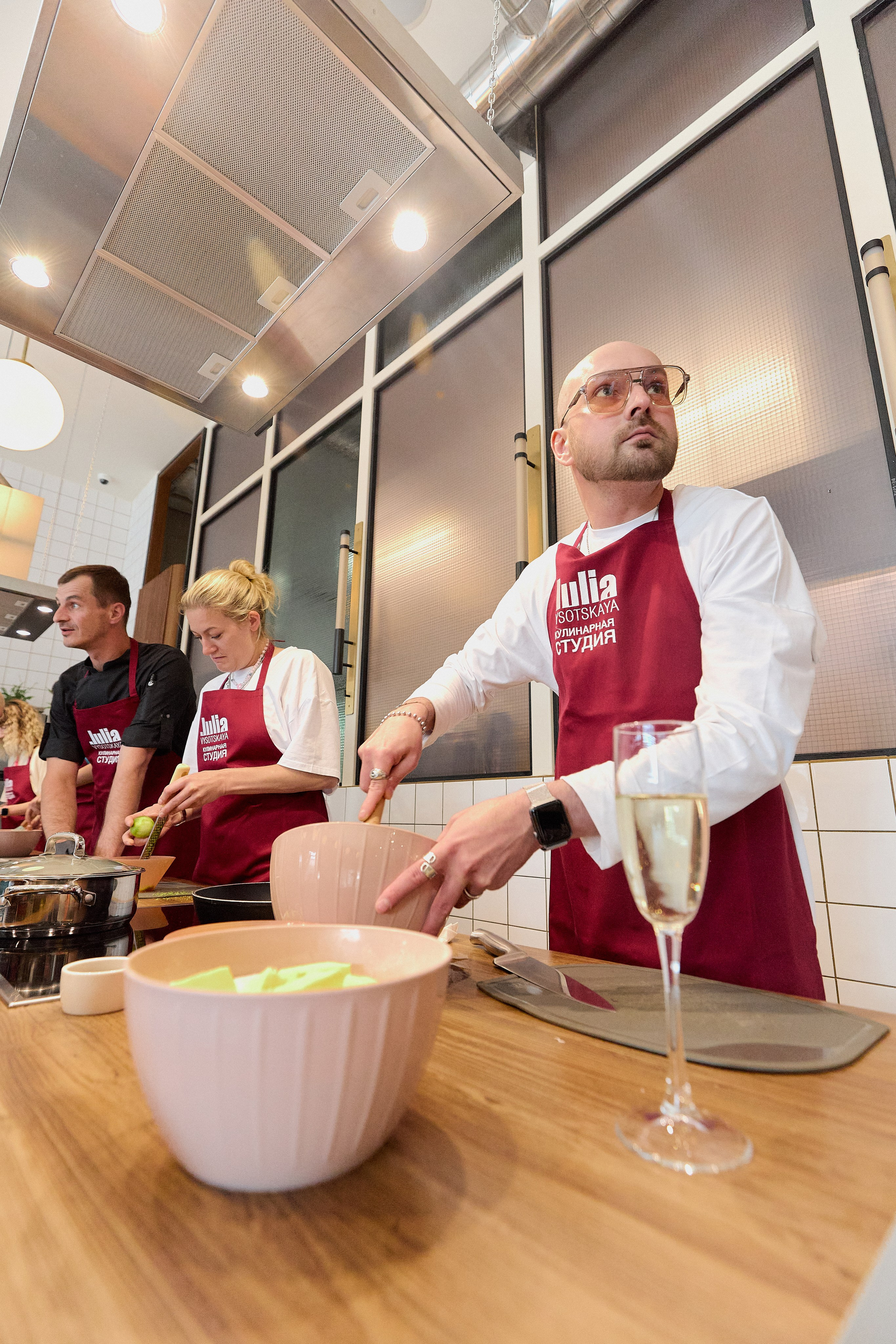 Ava Group. Святослав Лебедев | Рекламный фотограф — Коммерческая съемка, Арт-дирекшн, AI-интеграция