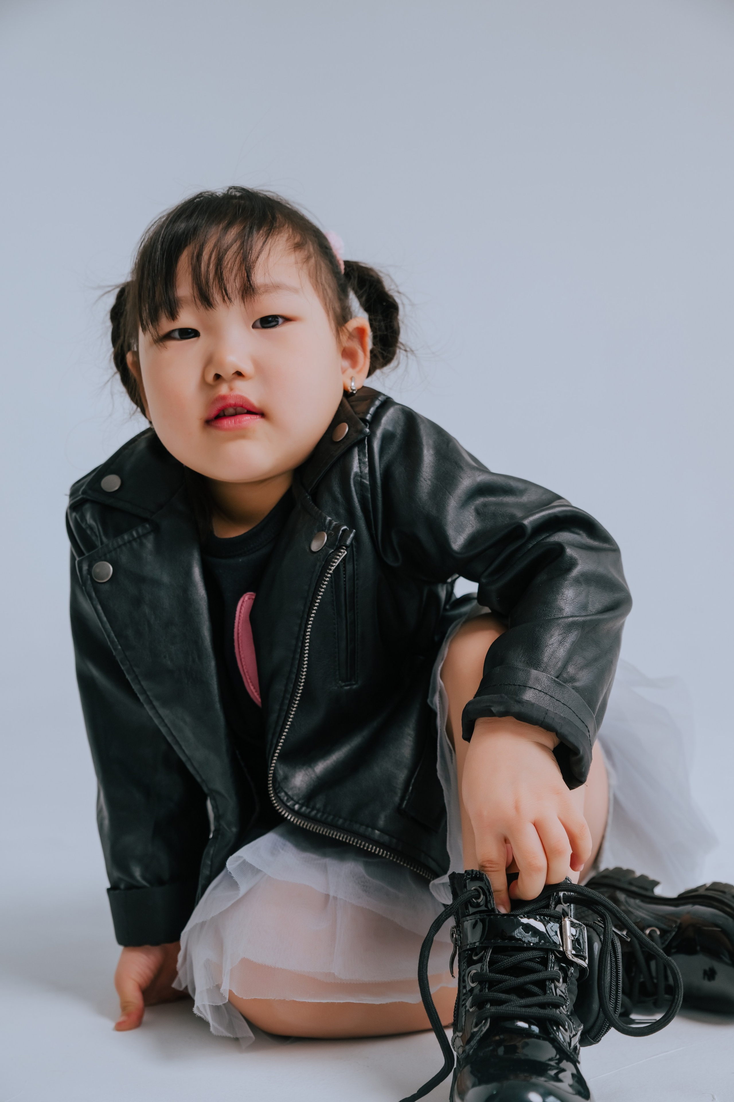 Ира и Аня. Фотограф Ярмишко Дарья. Выпускные фотокниги