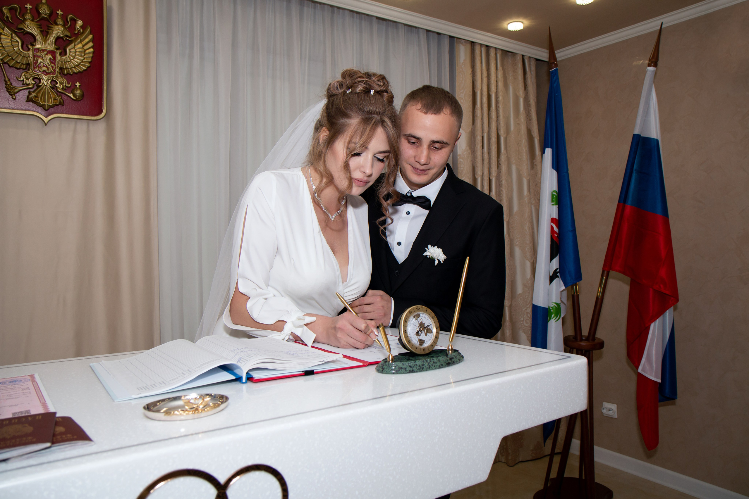 Свадебная фотосессия. Шелехов. Фотограф в Шелехове, лучшие выпускные альбомы в Шелехове