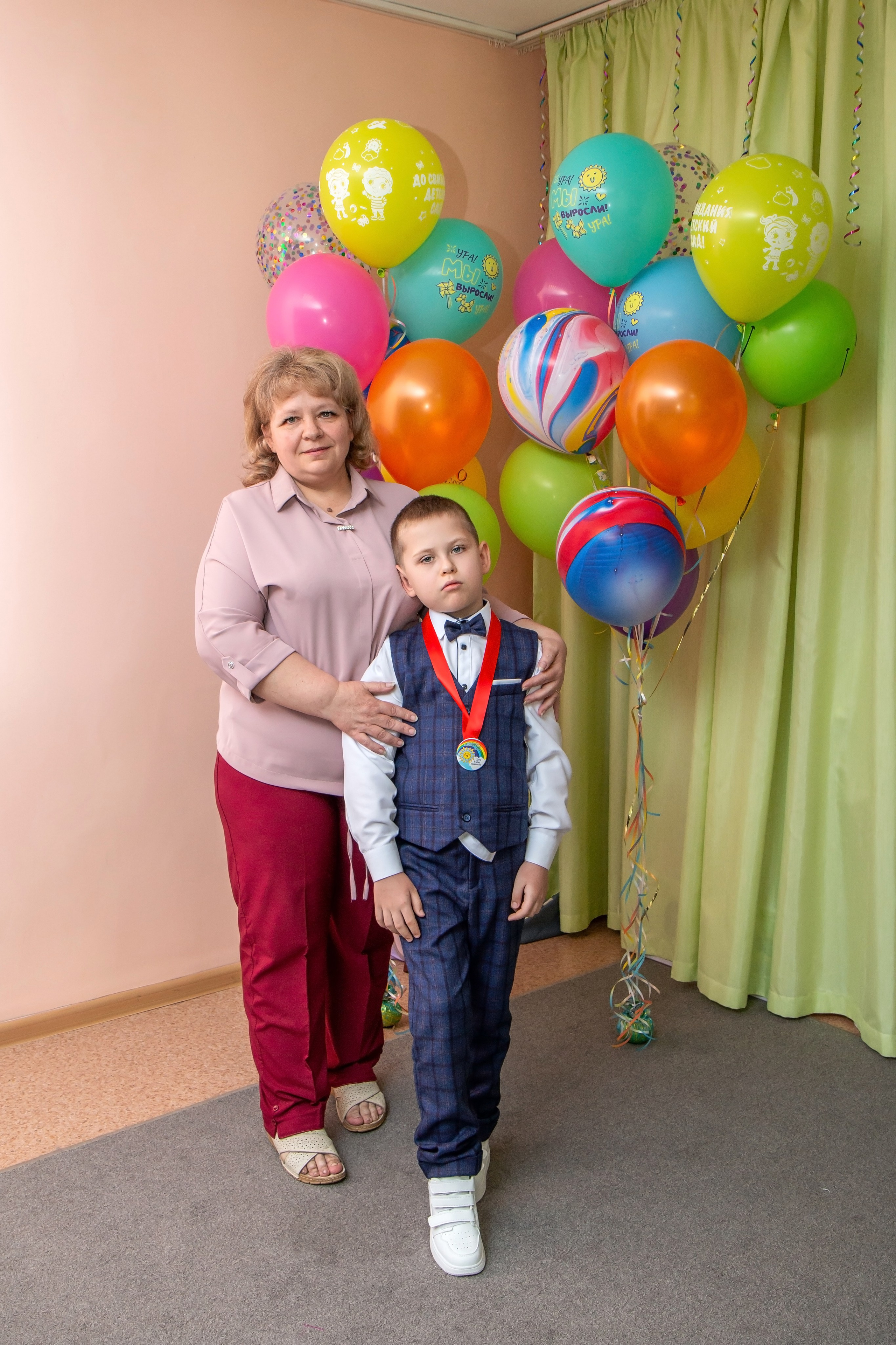 Выпускной вечер в ДС «Подснежник». Фотограф в Шелехове, лучшие выпускные альбомы в Шелехове