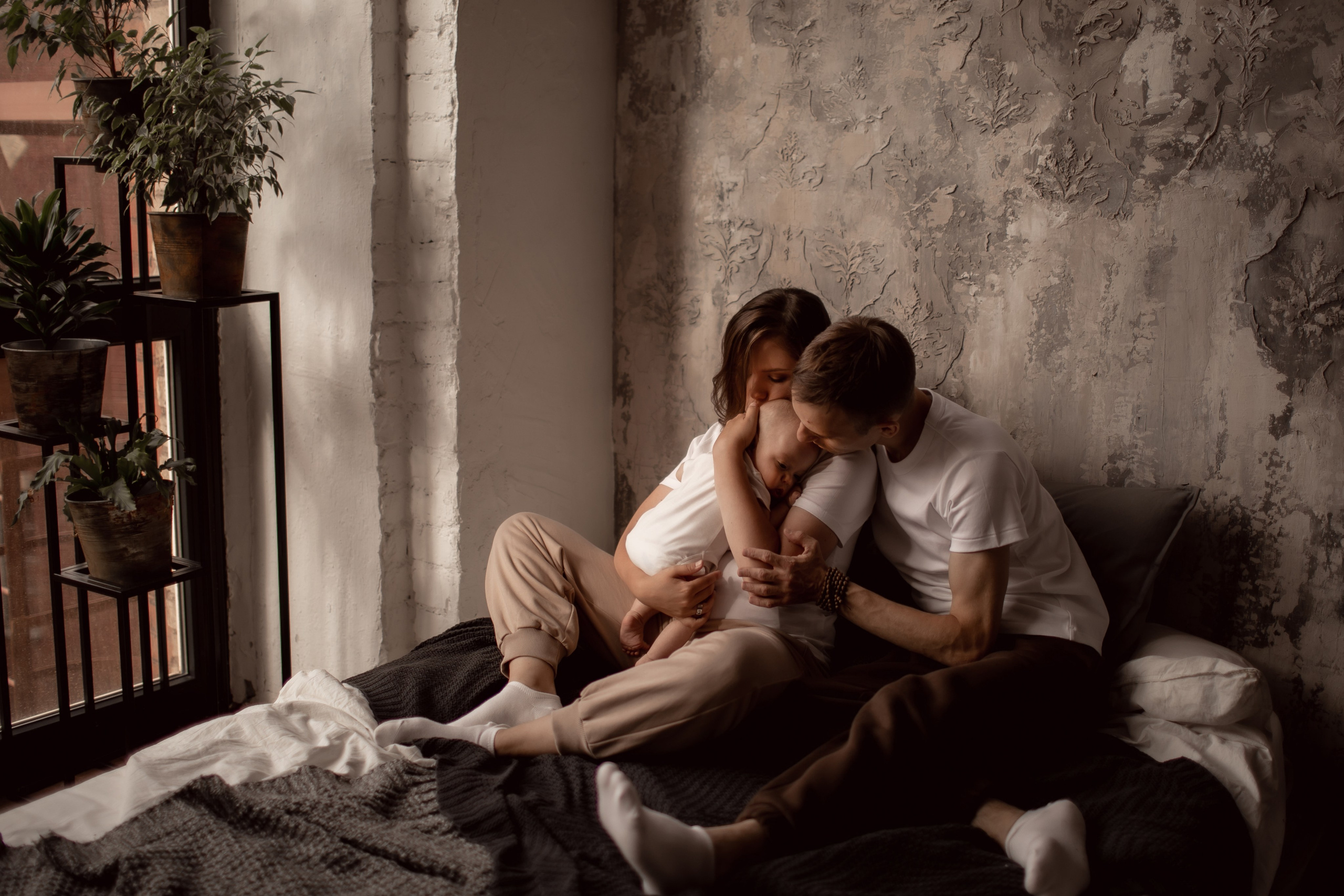 Валерия и Геннадий с крошкой. Семейный фотограф в Москве