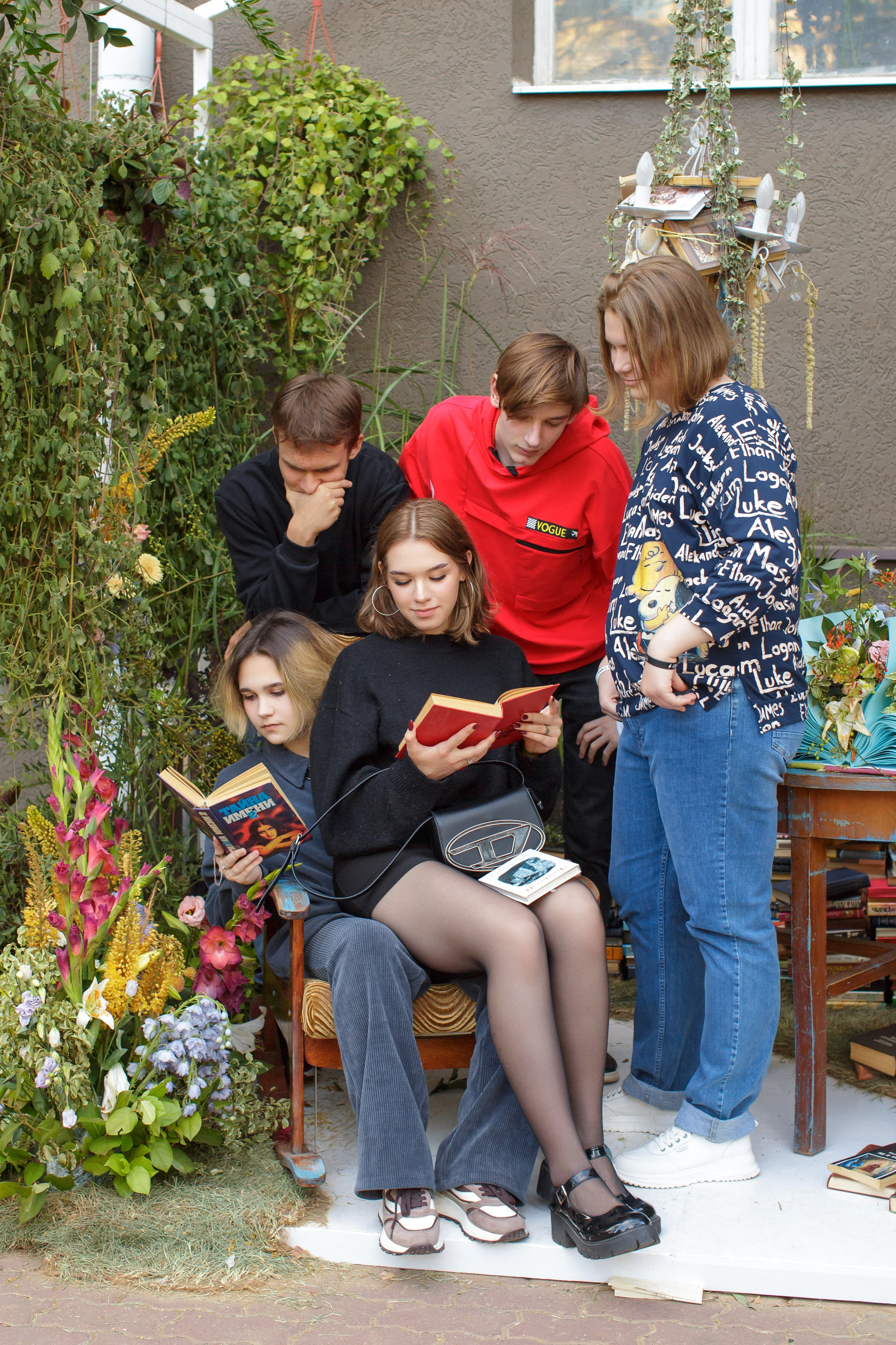 Уличная фотосессия выпускников. Школьные выпускные альбомы в Белгороде