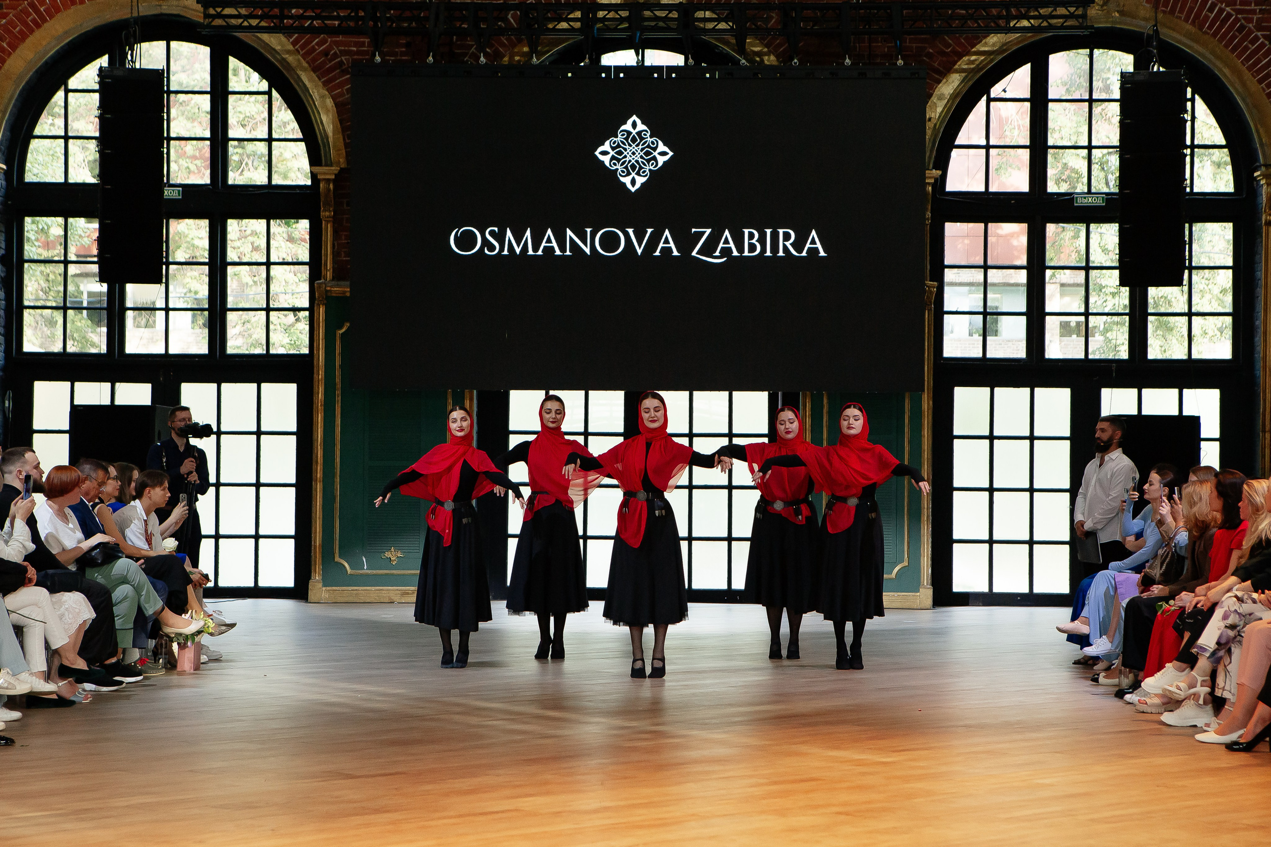 Выпускной школы дизайна «Практика». Семейный и детский фотограф в Москве Александра Мак