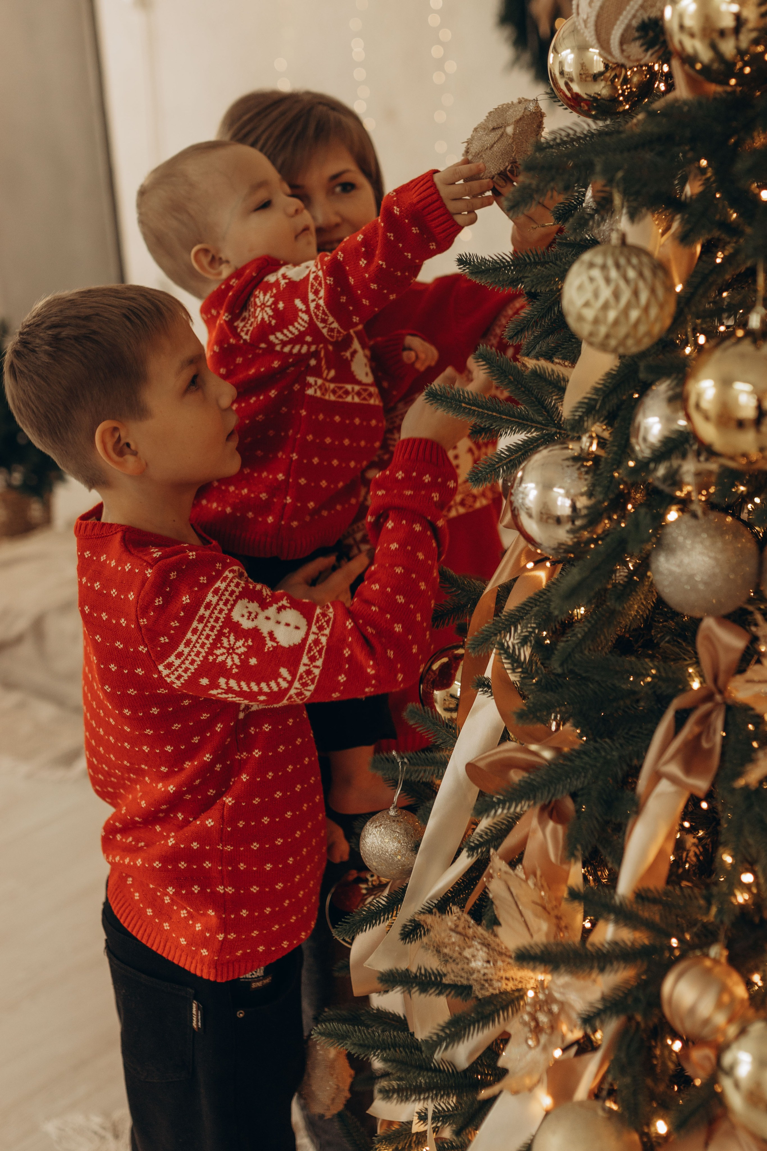 Яркий новый год мама и 2 сыночка. Фотограф в Ставрополе Svetlana Matveeva