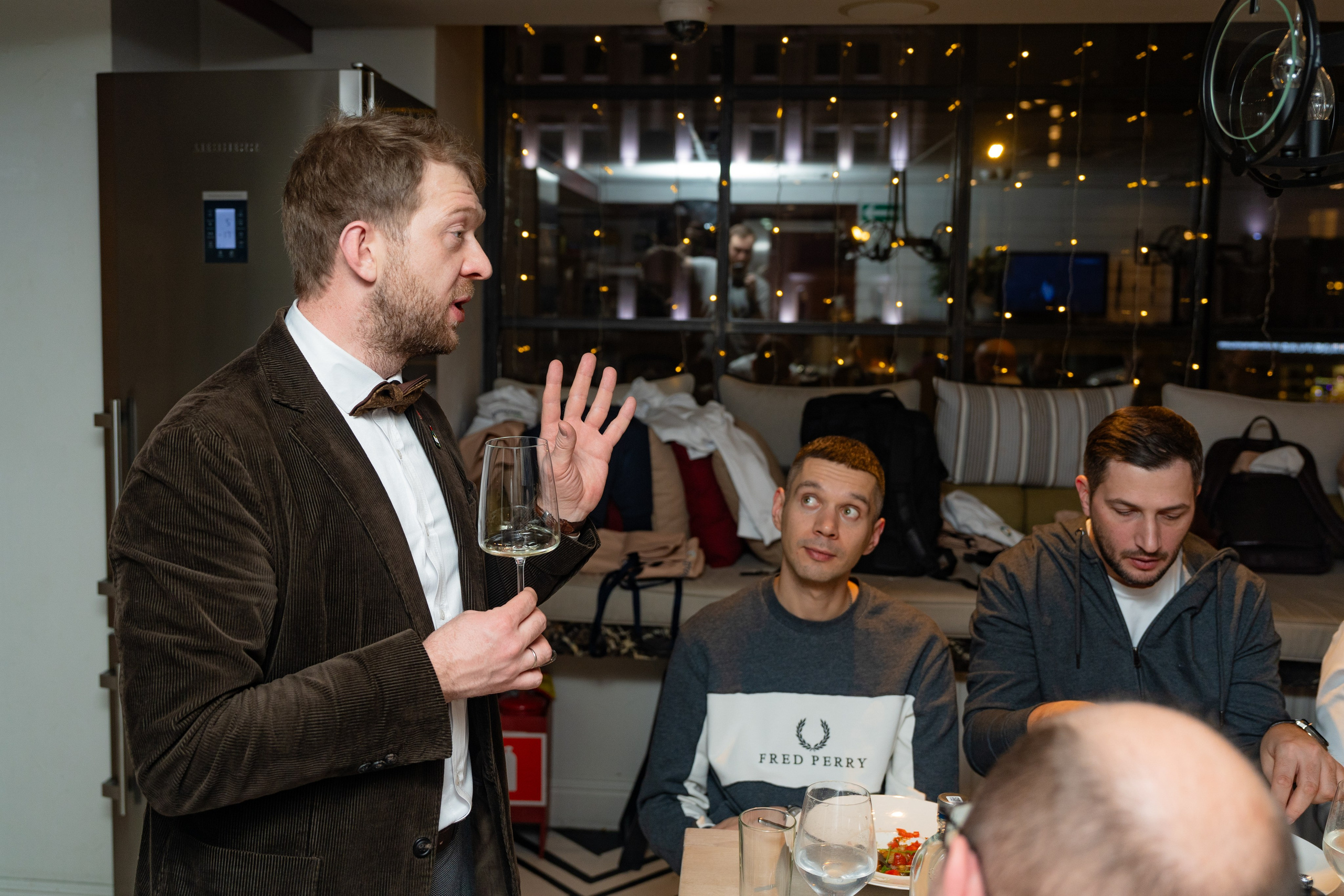 NOVIKOV SCHOOL — Умами зал. Фотограф Никита Комаров