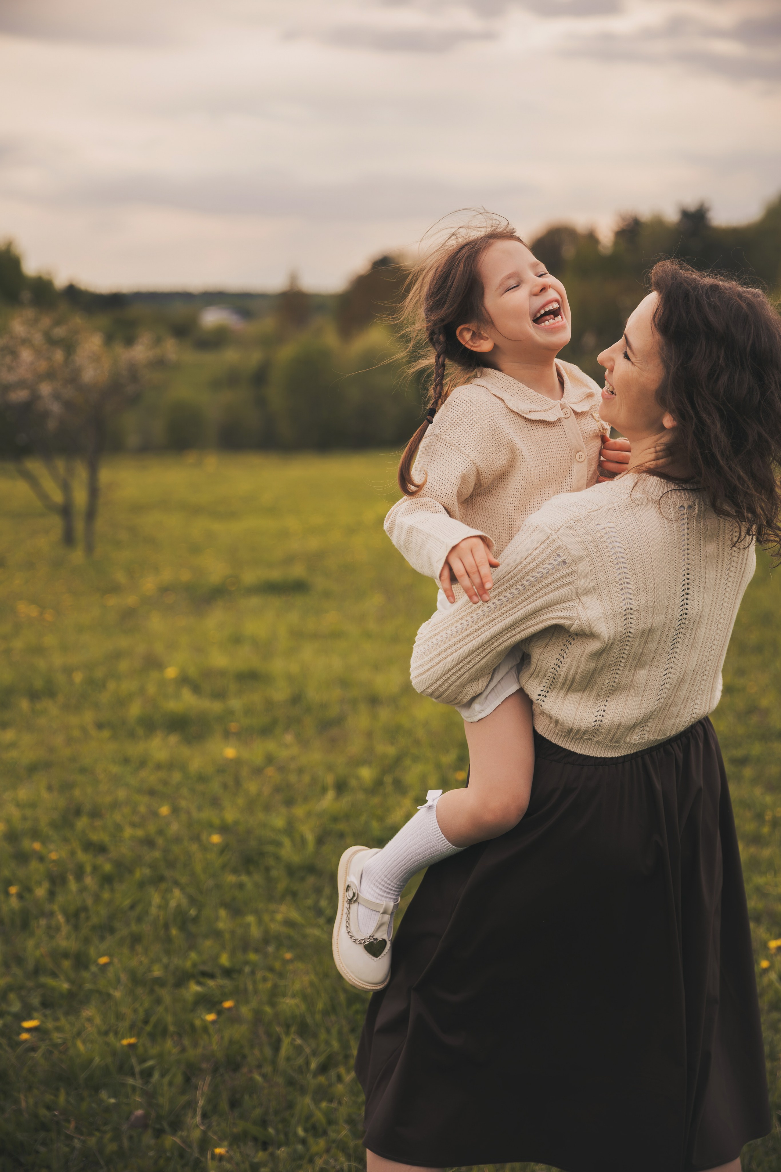 Фотосессия мамы с детьми в парке. Семейный и женский фотограф в Москве Надежда Воробьева