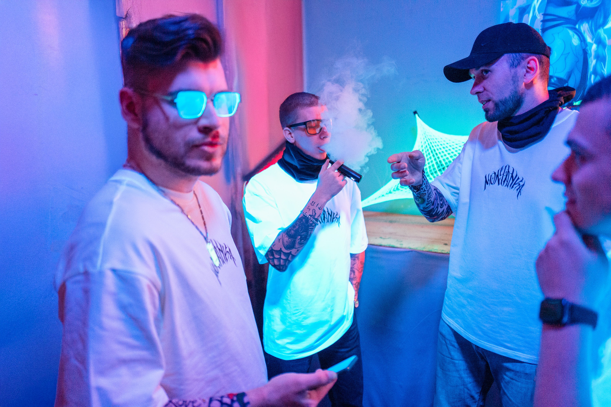 Реклама футболок «Молчанка». Фотограф Тюмень