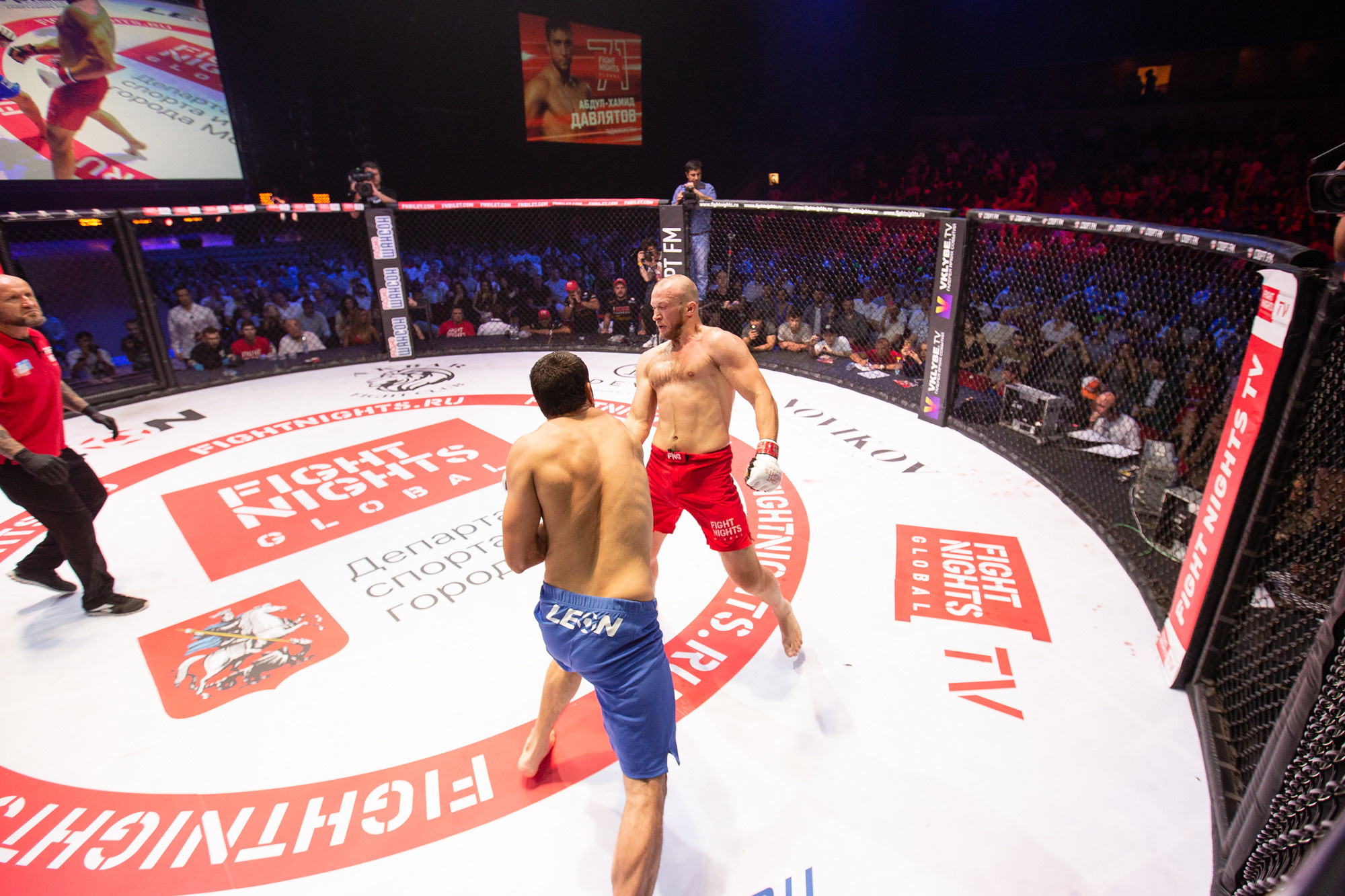 Fight Nights Global. Фотограф Арсений Гуров
