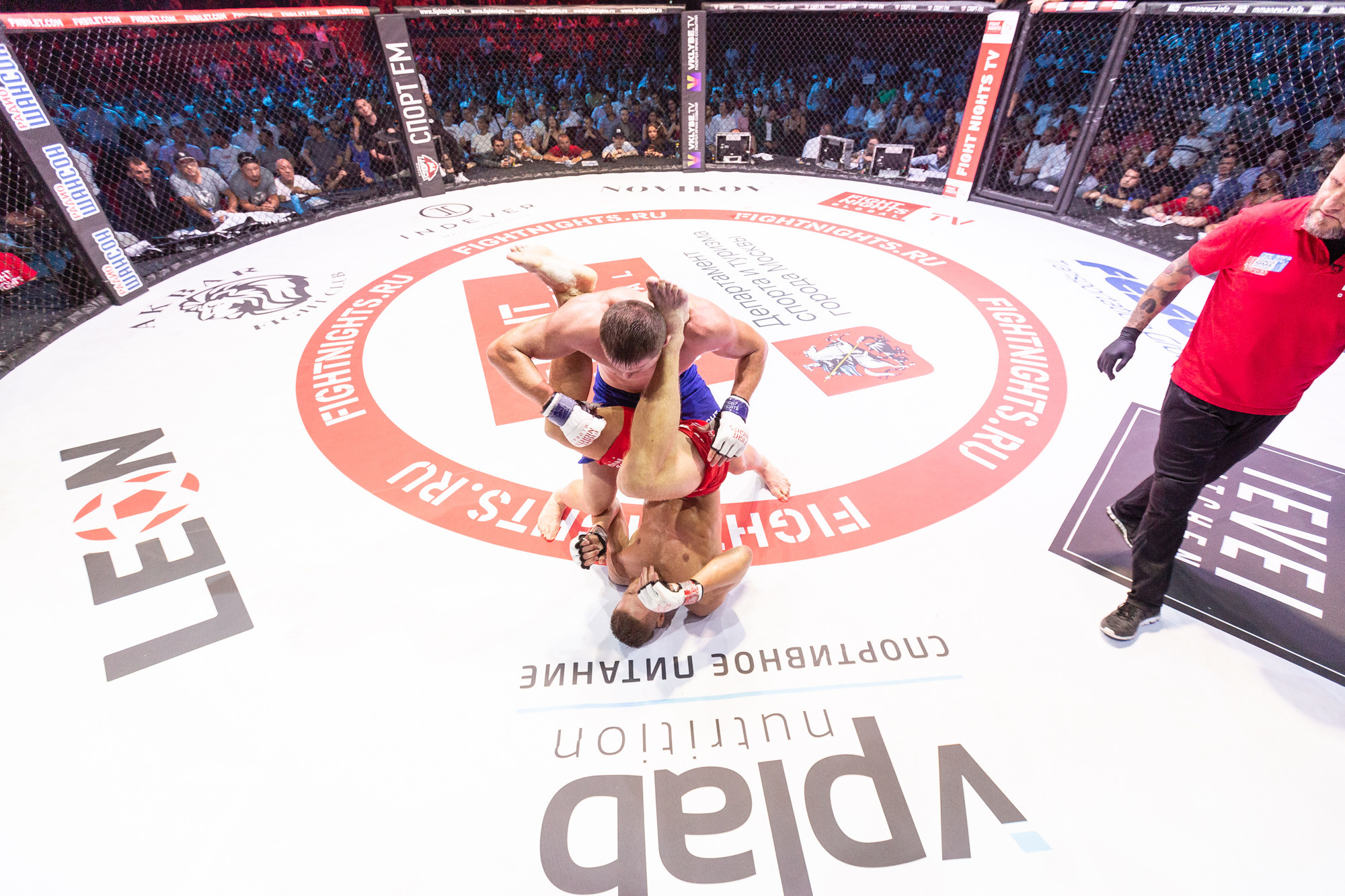 Fight Nights Global. Фотограф Арсений Гуров