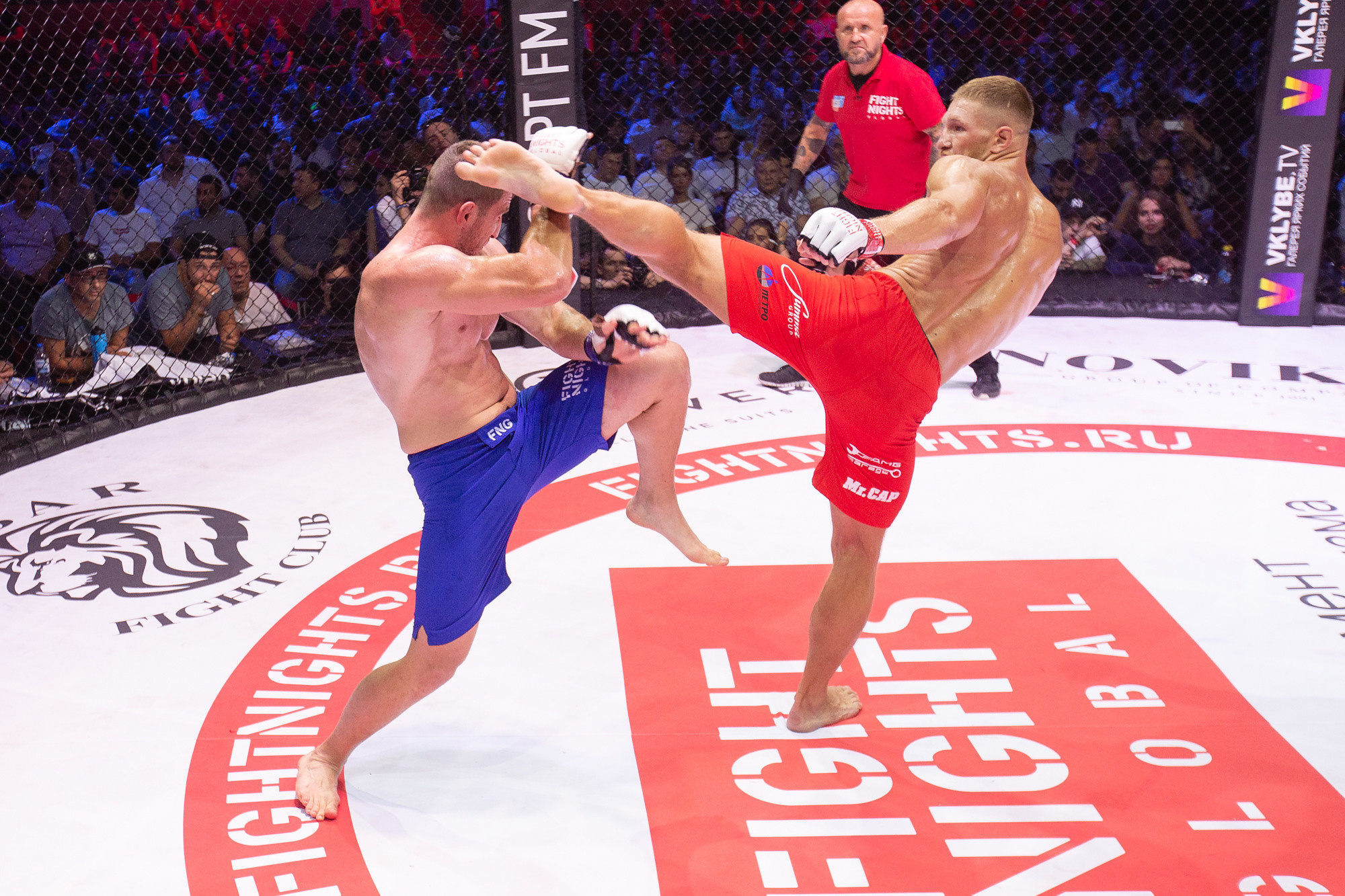 Fight Nights Global. Фотограф Арсений Гуров