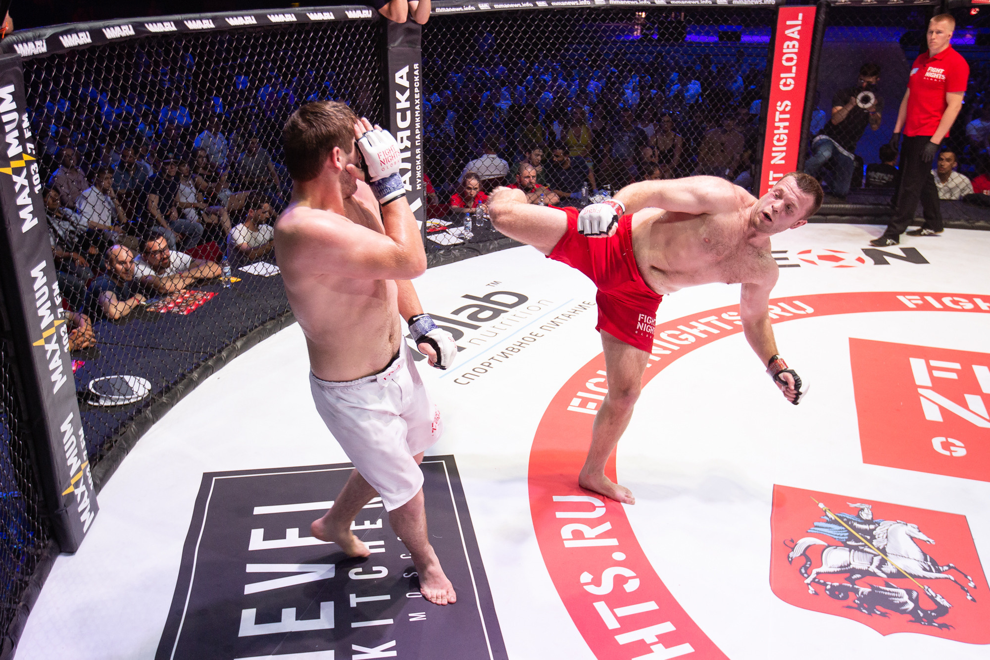 Fight Nights Global. Фотограф Арсений Гуров