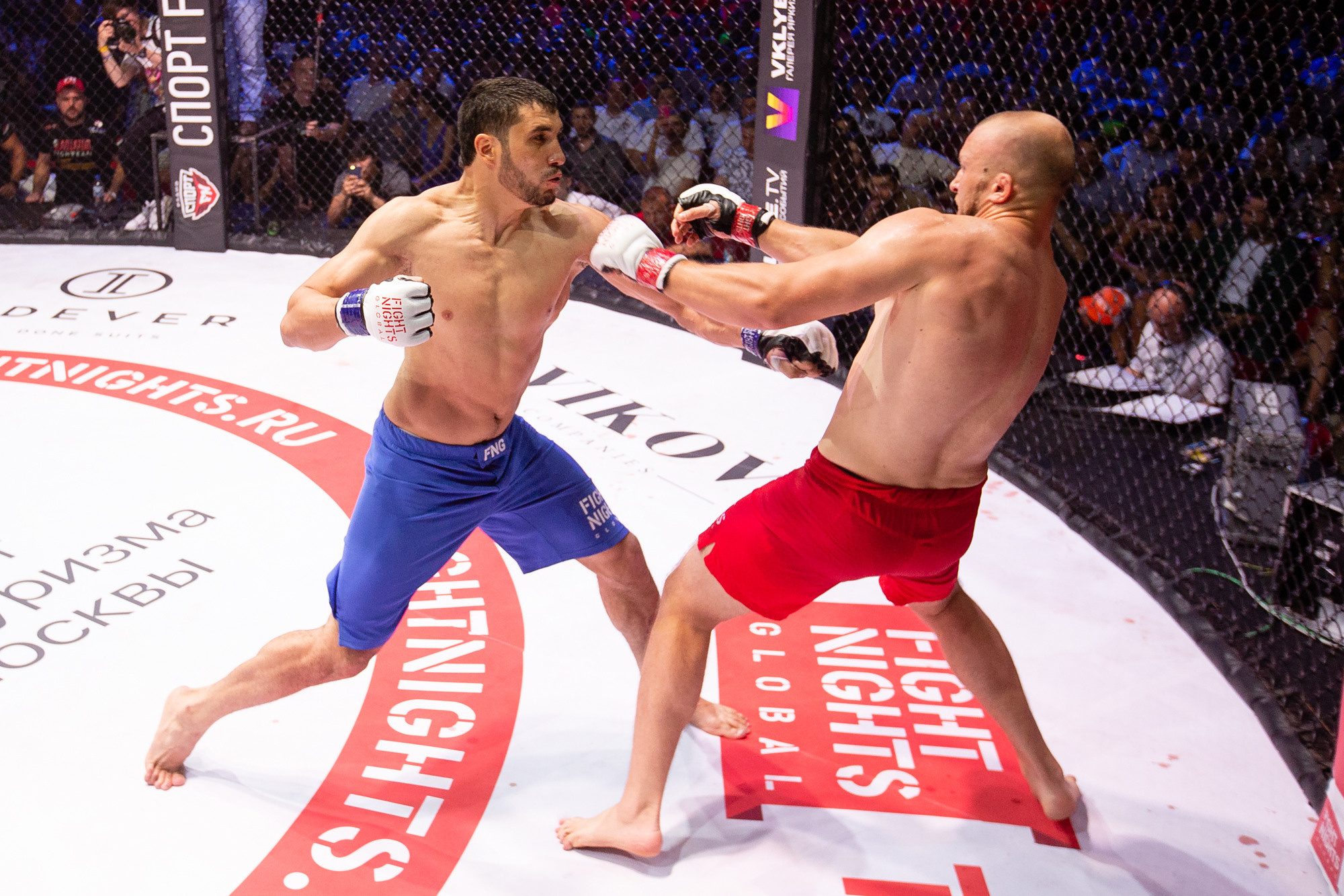 Fight Nights Global. Фотограф Арсений Гуров