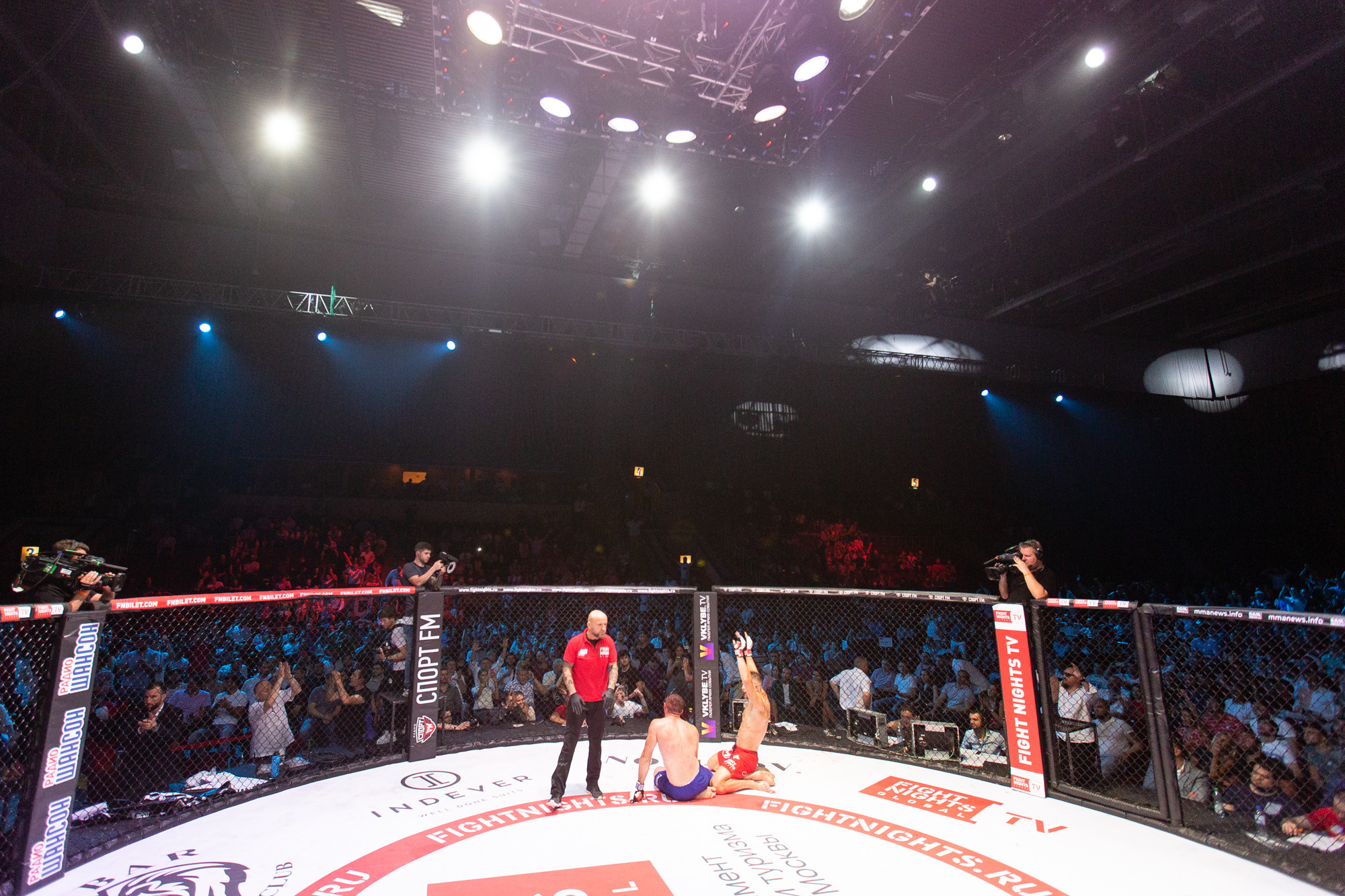 Fight Nights Global. Фотограф Арсений Гуров