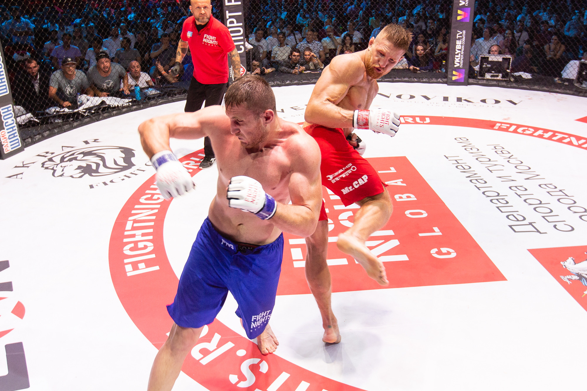 Fight Nights Global. Фотограф Арсений Гуров