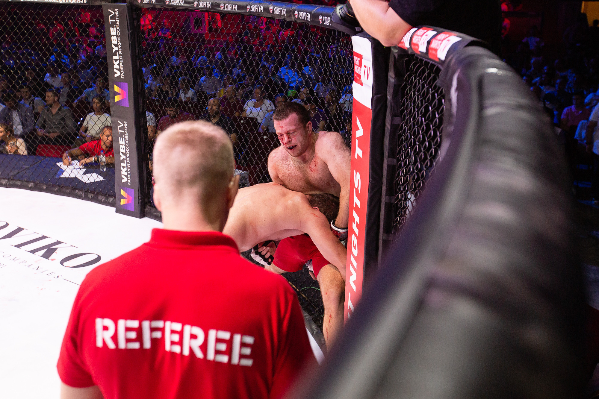 Fight Nights Global. Фотограф Арсений Гуров