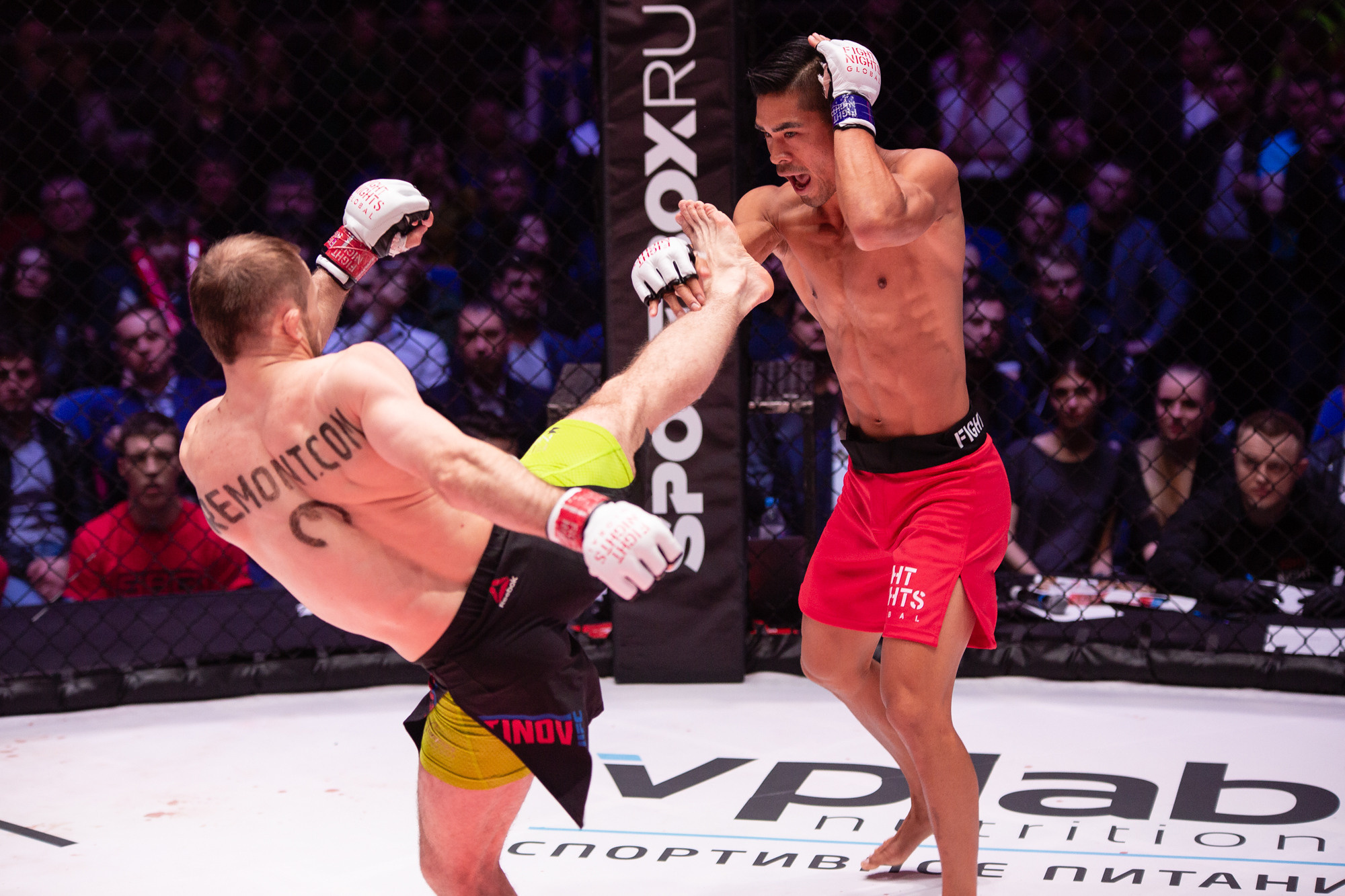 Fight Nights Global. Фотограф Арсений Гуров