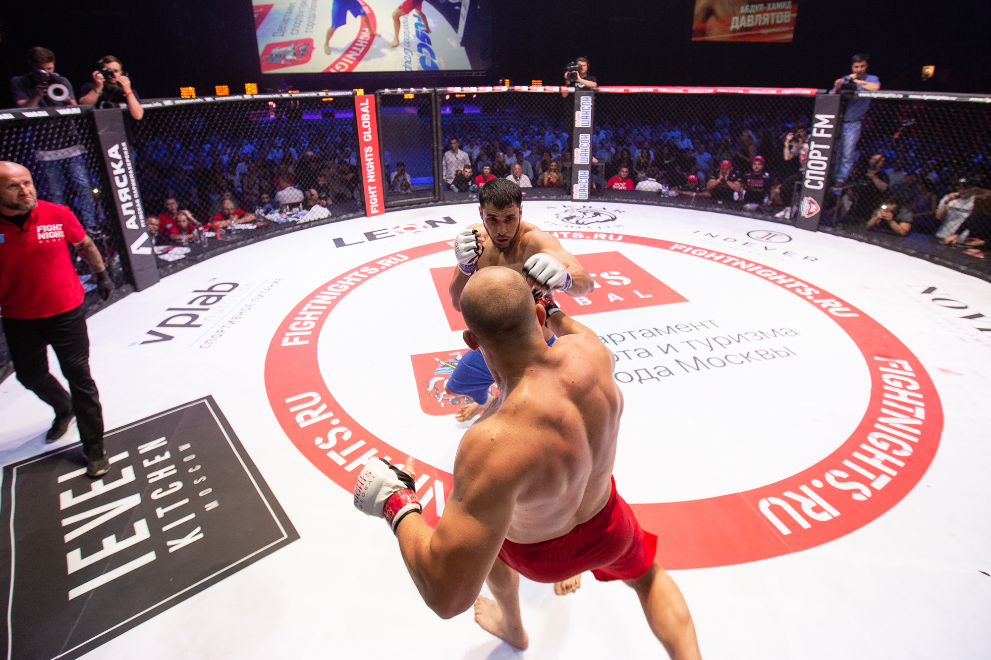 Fight Nights Global. Фотограф Арсений Гуров