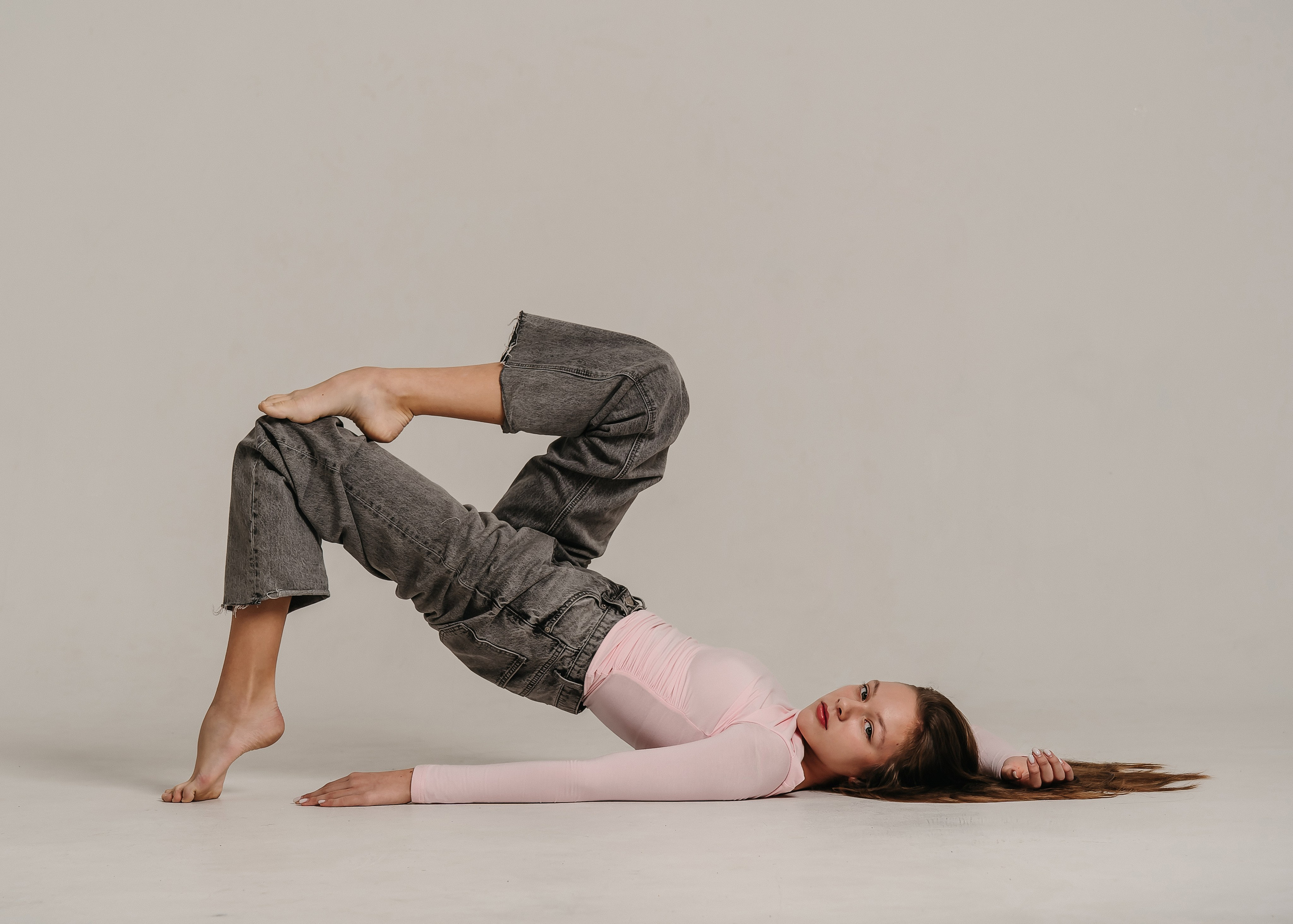 Фотосессия в студии девушки, семейная в Сочи, Адлере. Алина Бернд — свадебный и индивидуальный фотограф в Сочи и Адлере