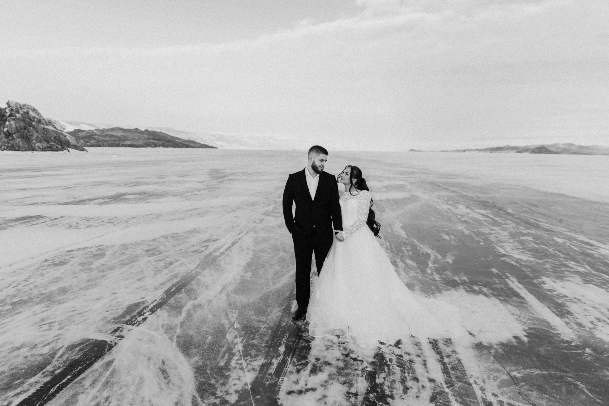 Свадебная зимняя съемка на Байкале. Главная