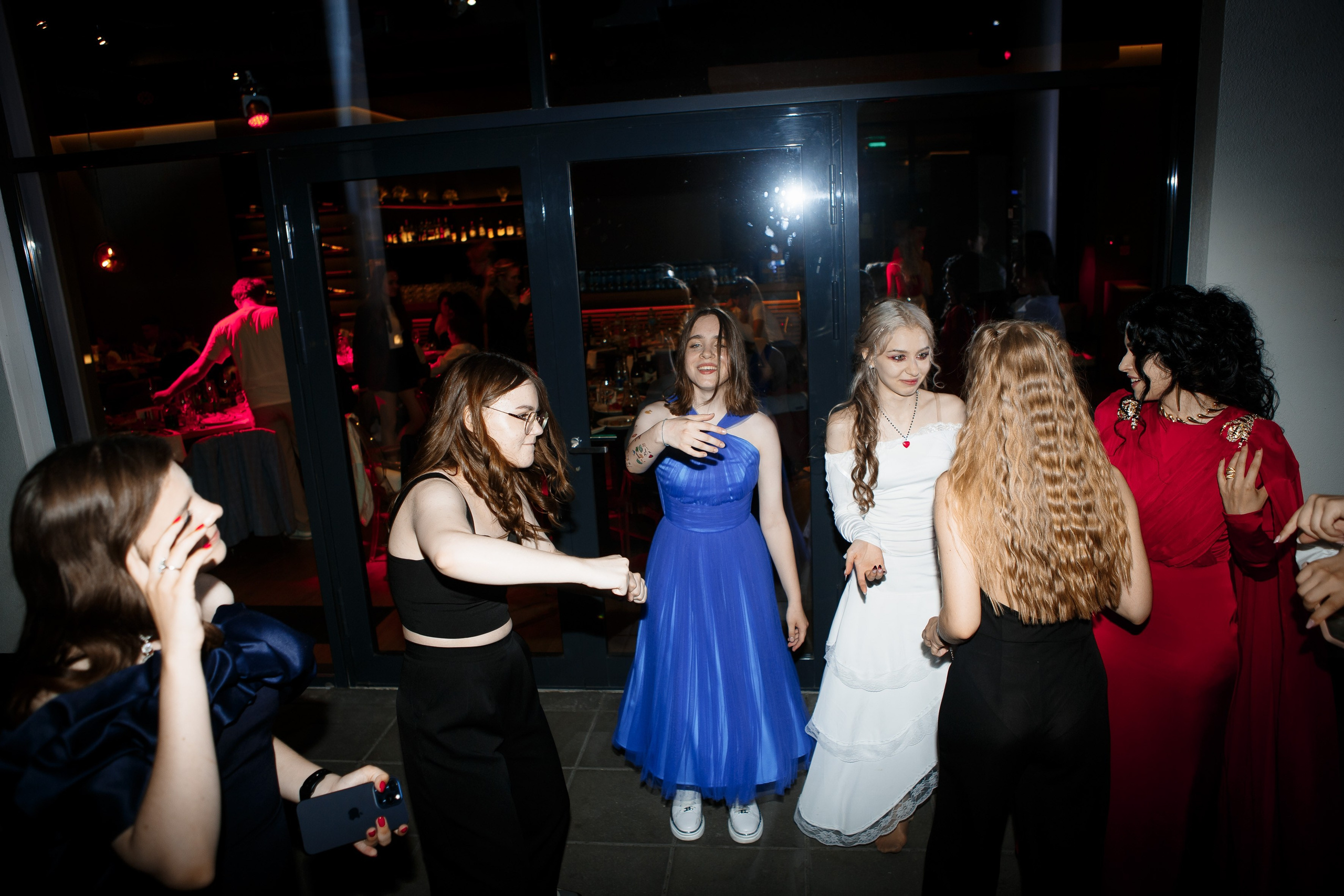 Выпускной Гимназия 12 2024 OpenHouse. Свадебный и портретный Фотограф в Липецке Дмитрий Котюков