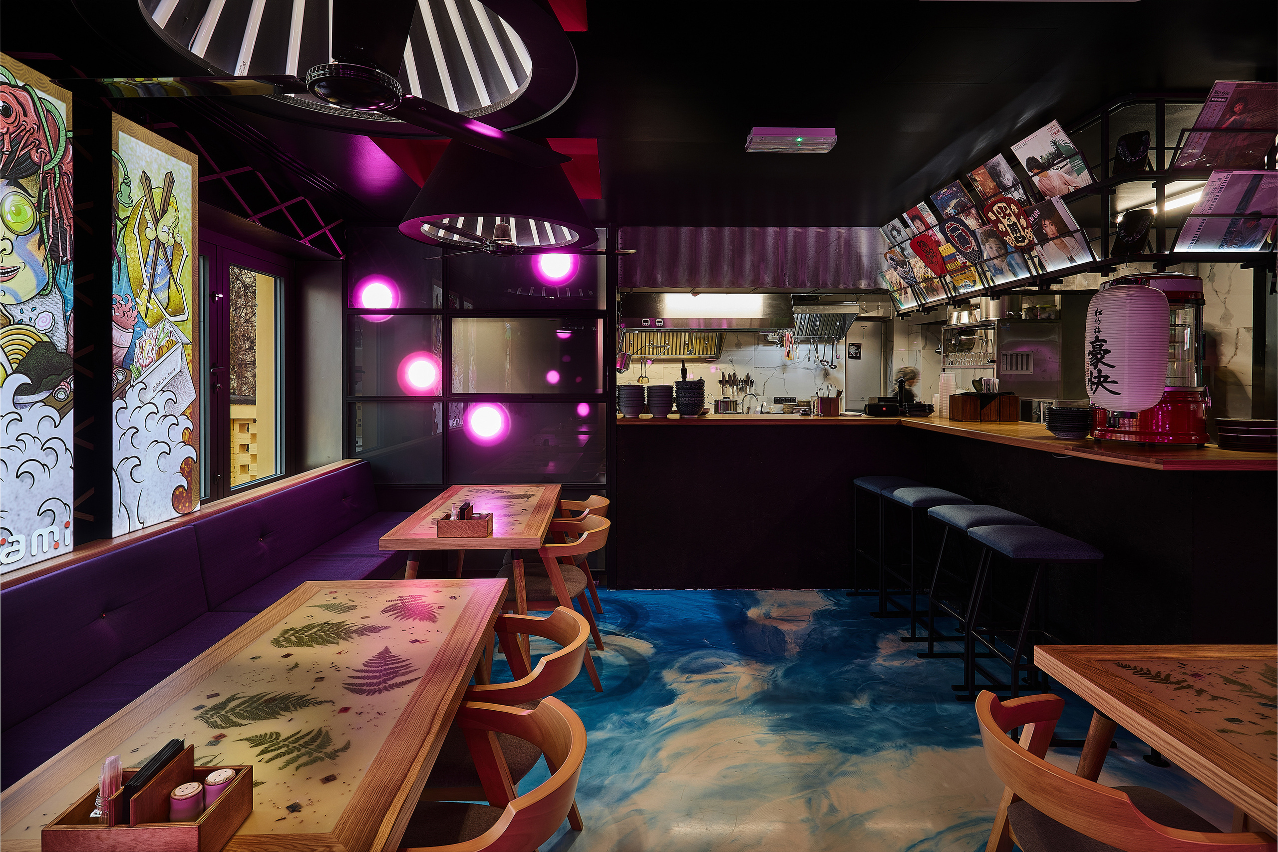 Интерьер ресторана паназиатской кухни Umami Mise Московском рынке. Фотосъемка интерьеров в Санкт-Петербурге. Интерьерный фотограф Максим Николаев