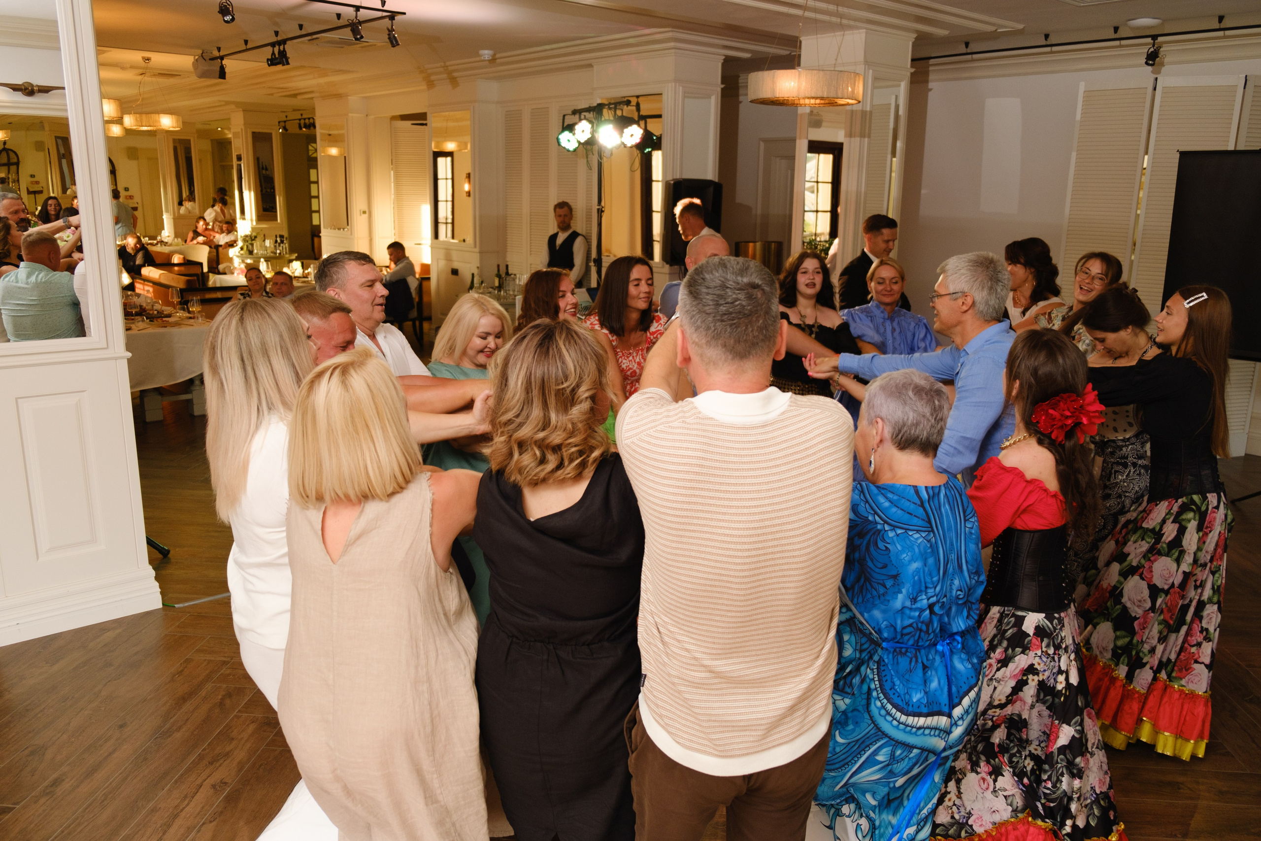 Фотограф на юбилей в Крыму | Съемка дня рождения | Илья Желдак. Профессиональная фотосъемка в Крыму. Натуральные эмоции и живые кадры. Забронируйте дату прямо сейчас!