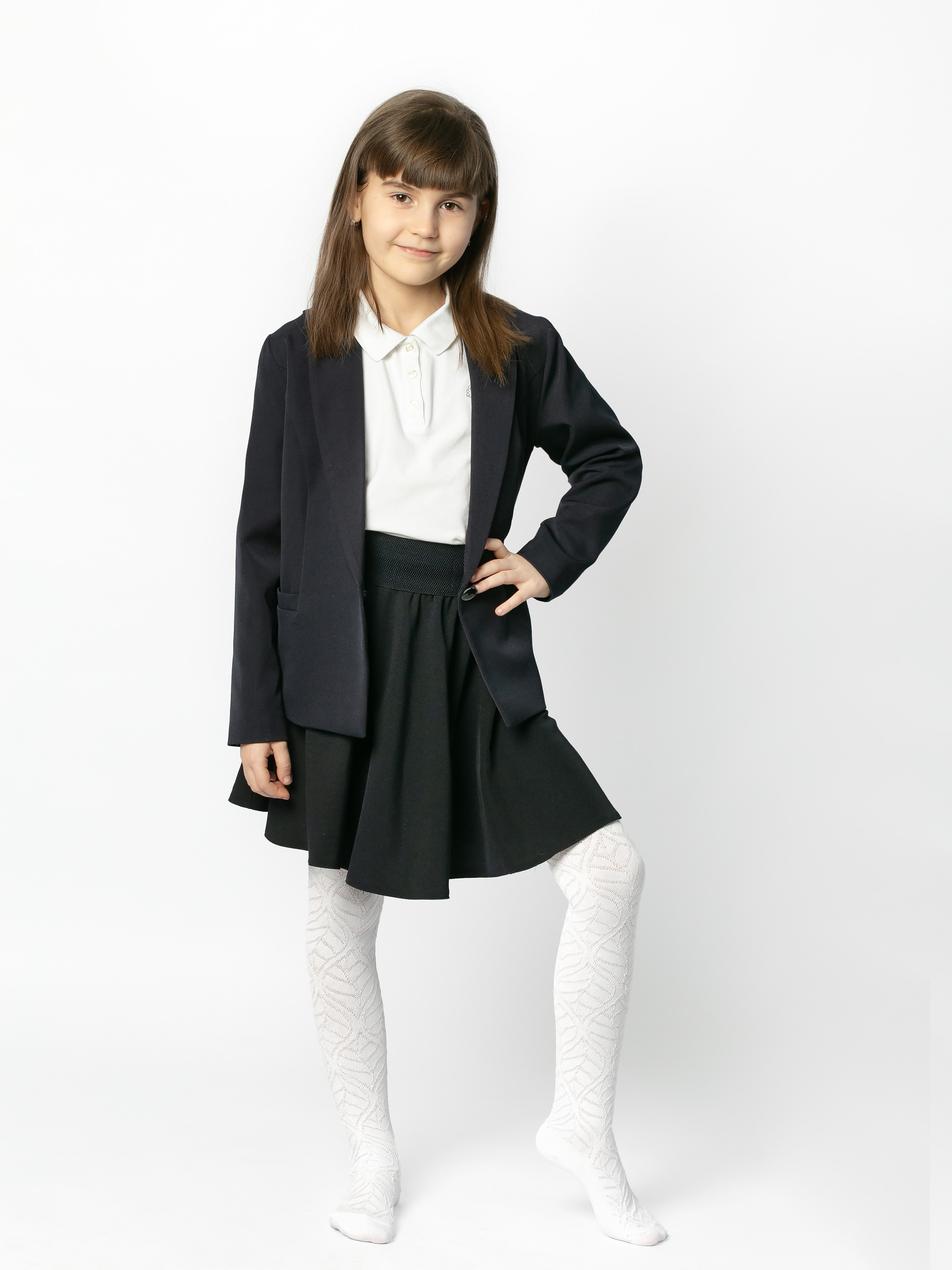 Детская одежда на белом фоне с тенями. Предметная, рекламная фотосъёмка в Орле. Предметный фотограф в Орле