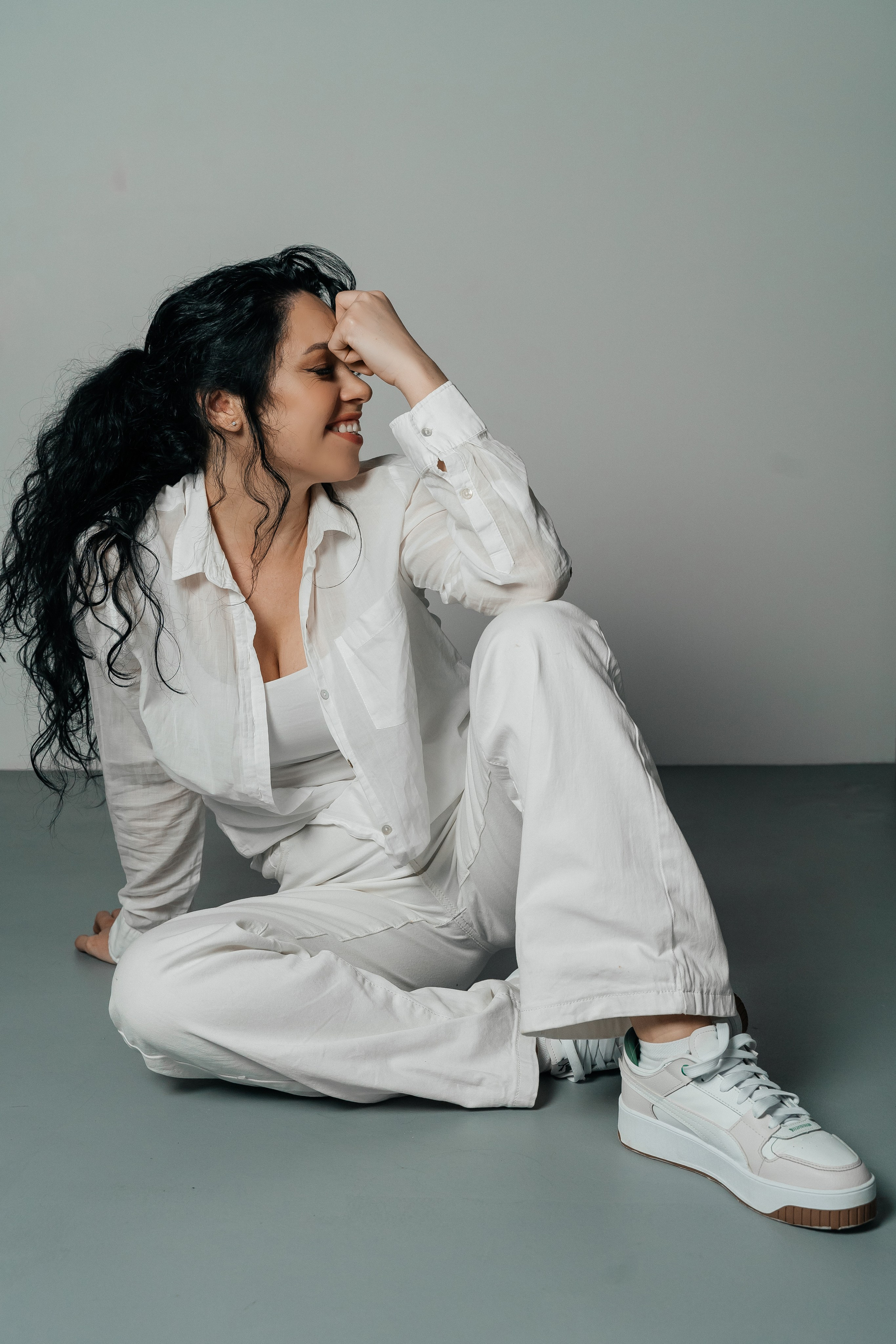 Съемки в интерьере студий. Виктория Алпеева — фотограф по любви