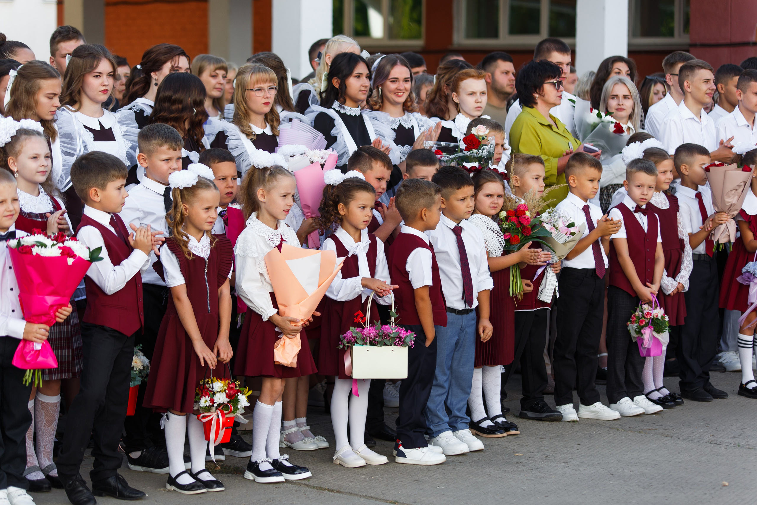 01 СЕНТЯБРЯ 2024 (МБОУ г. Мценска «Средняя школа № 9»). Профессиональный фотограф в Мценске и Орловской области